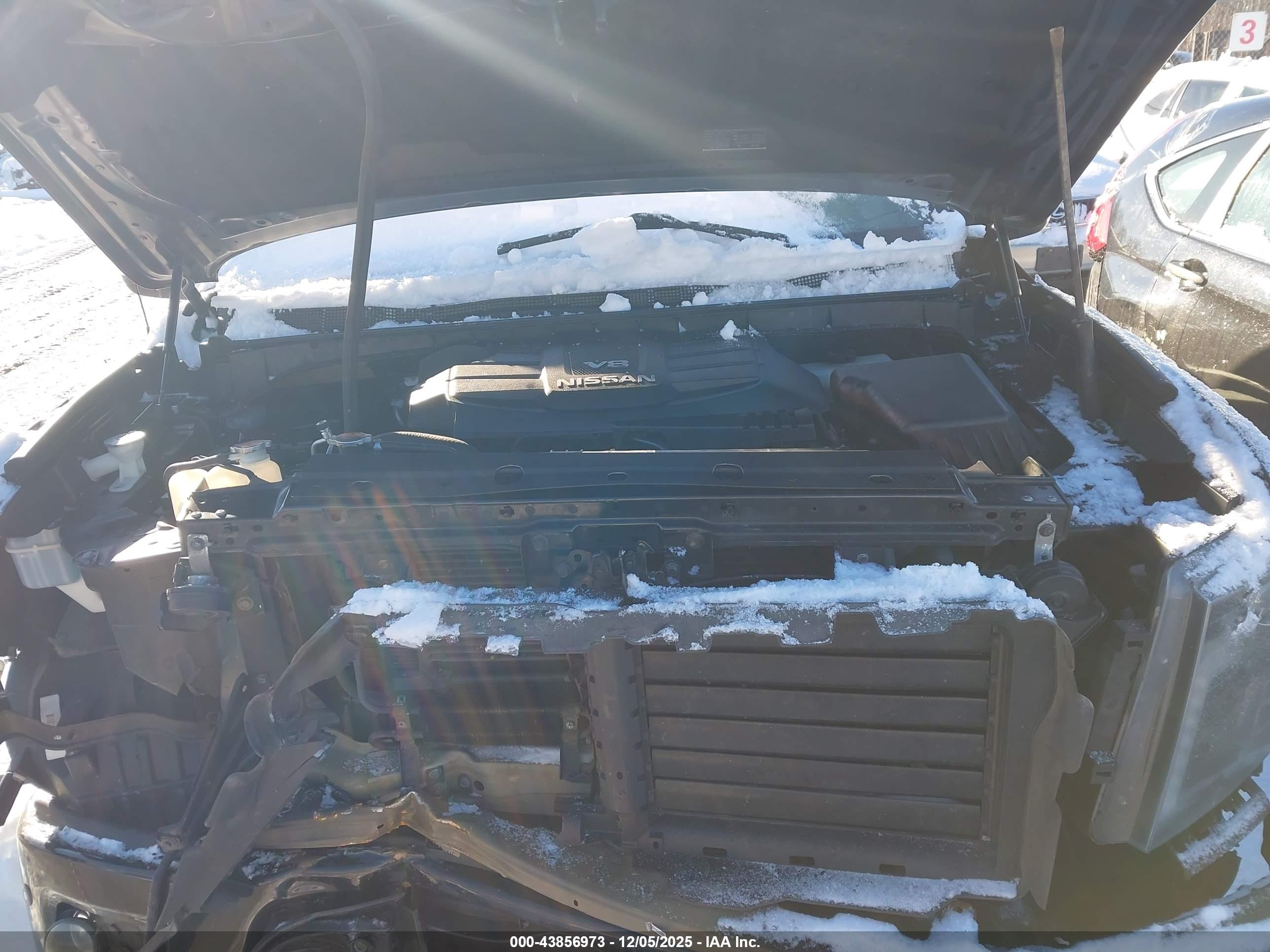 NISSAN TITAN image 10