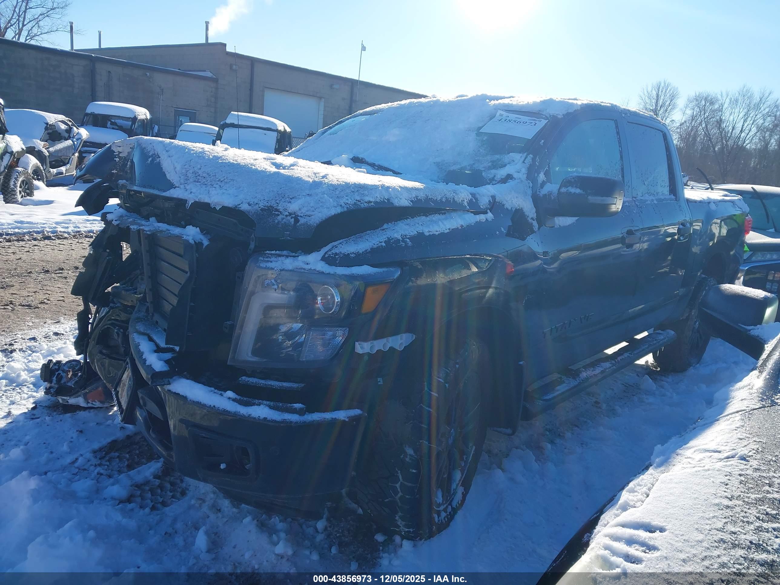 NISSAN TITAN image 2