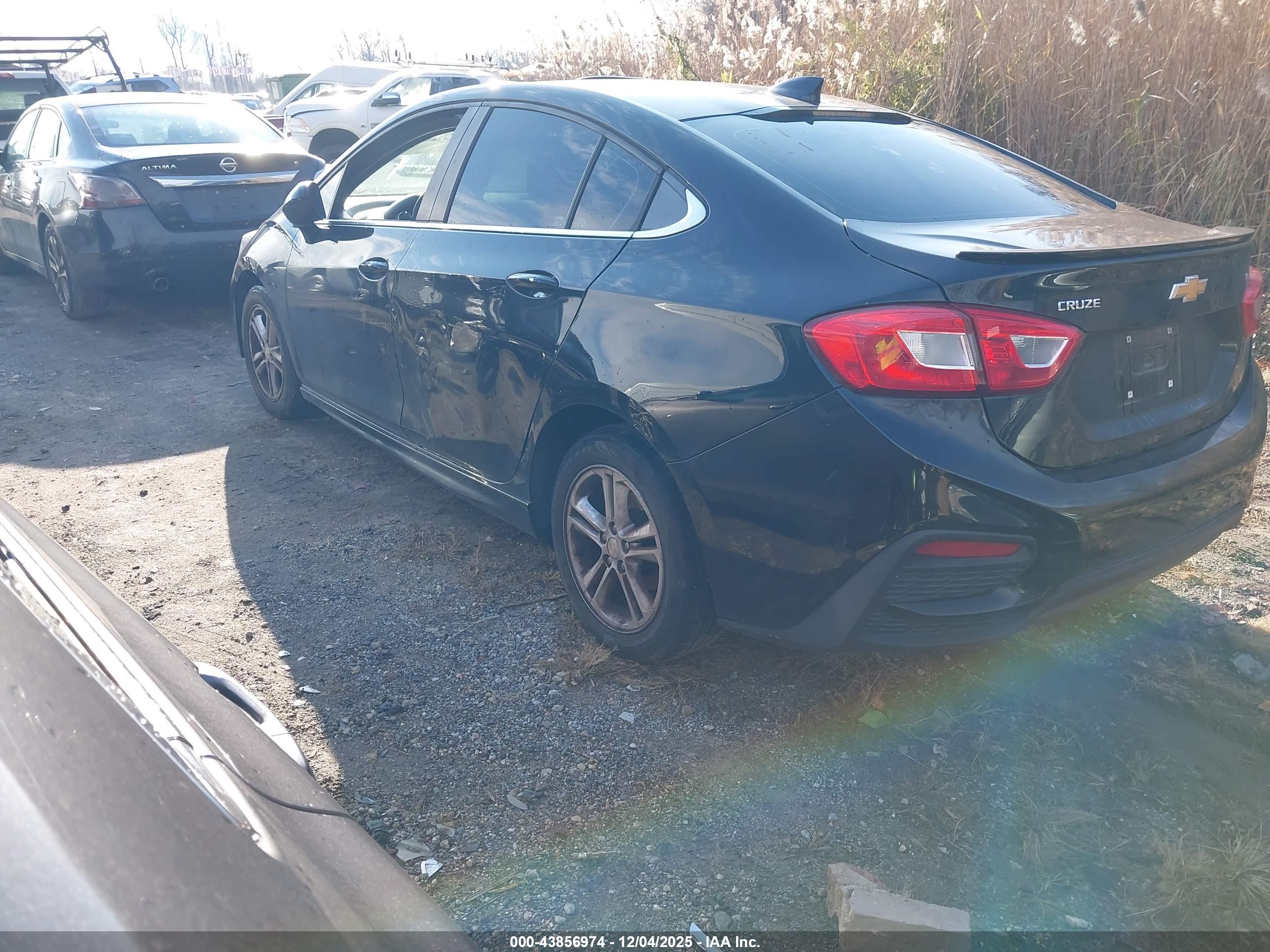 CHEVROLET CRUZE image 3