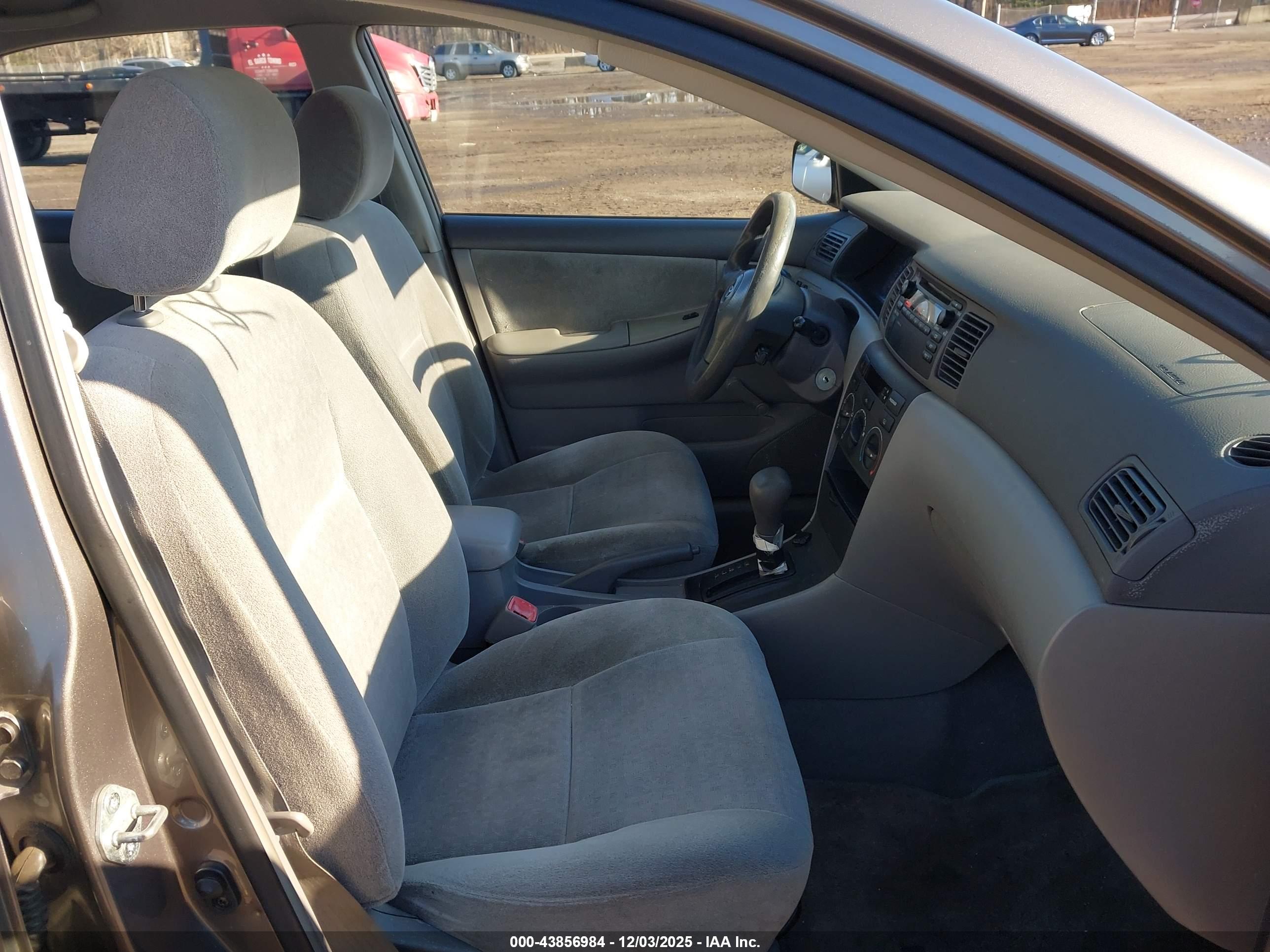 TOYOTA COROLLA image 5