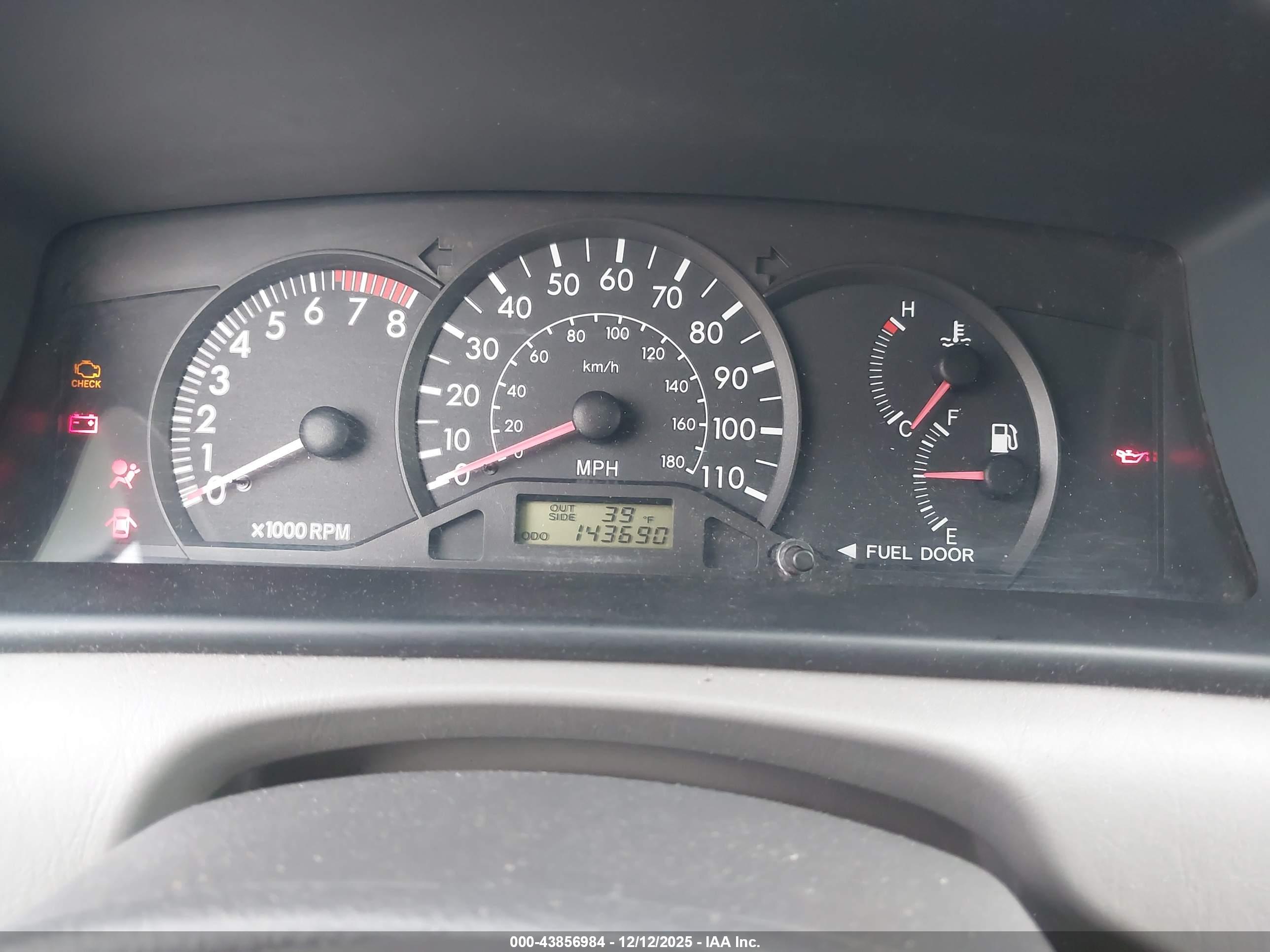 TOYOTA COROLLA image 7
