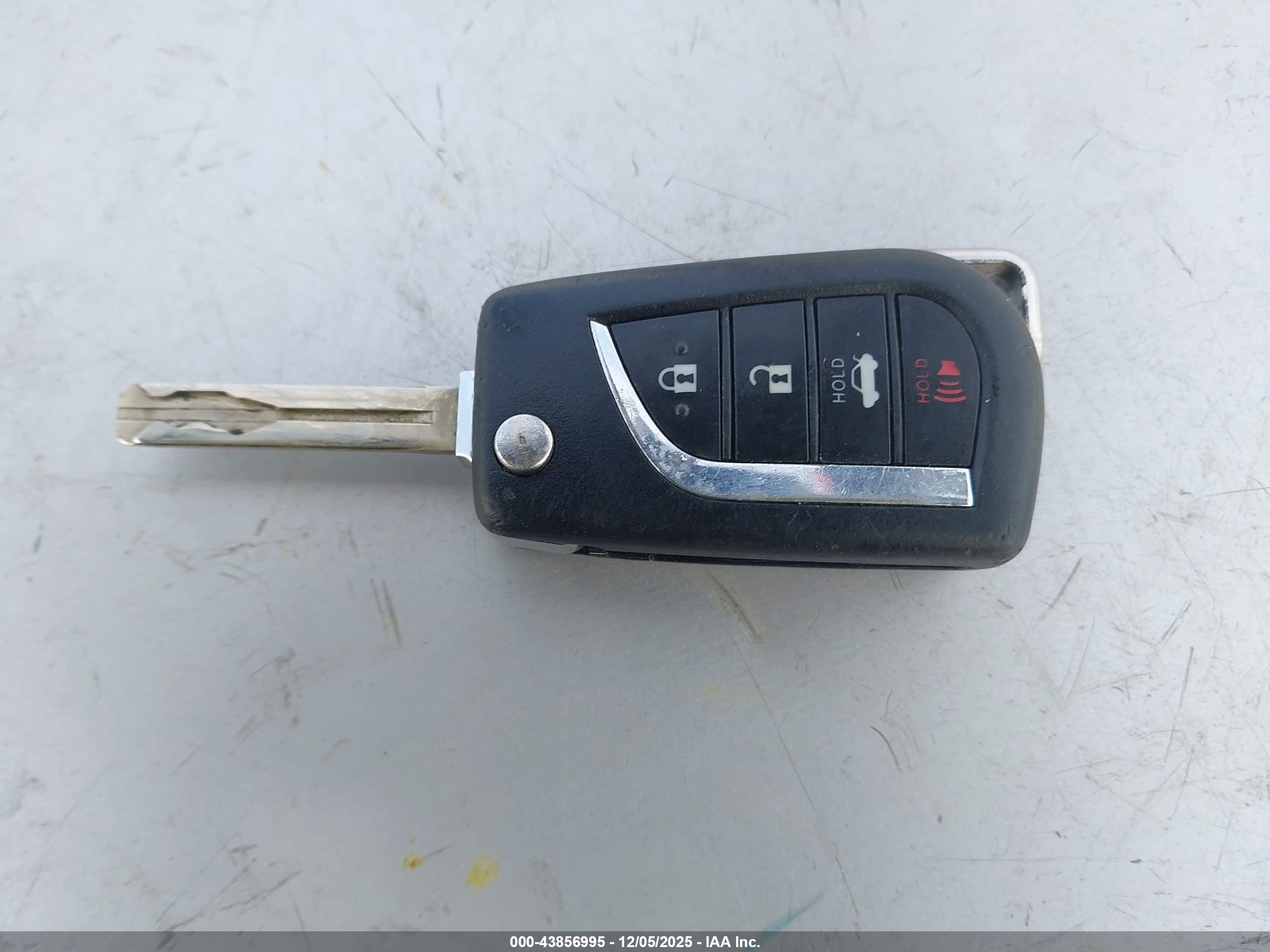 TOYOTA CAMRY image 11