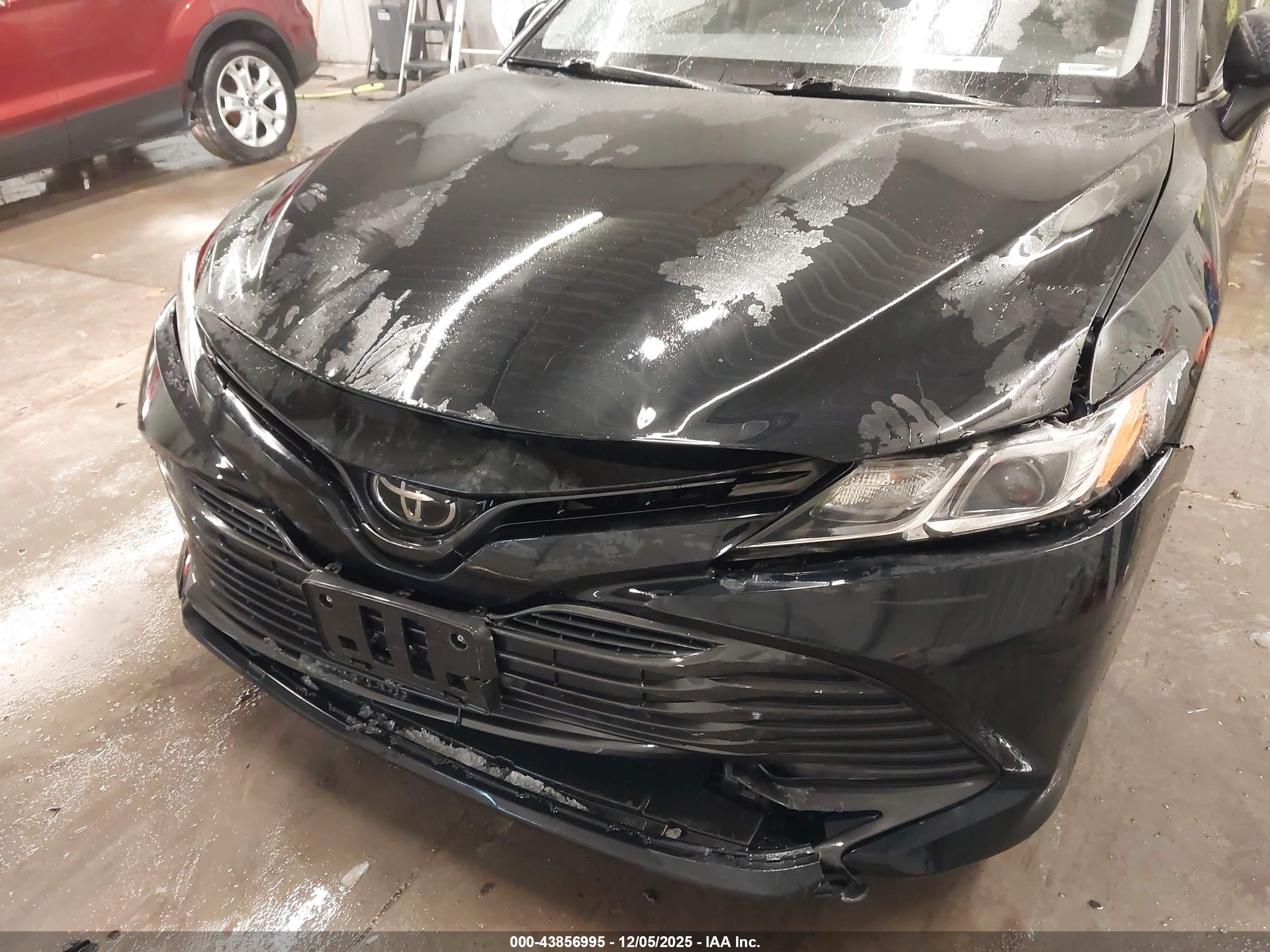TOYOTA CAMRY image 6