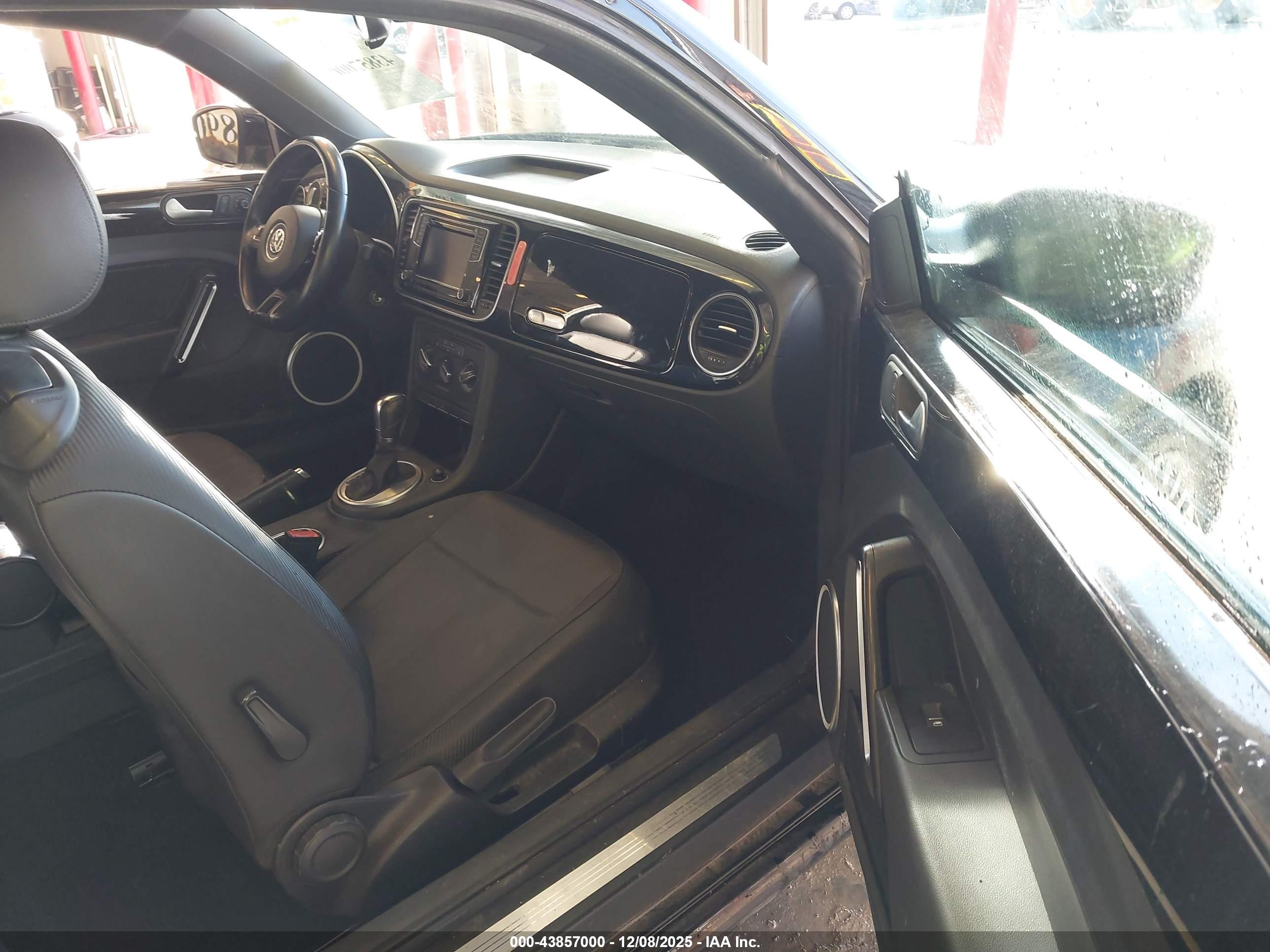 VOLKSWAGEN BEETLE image 5