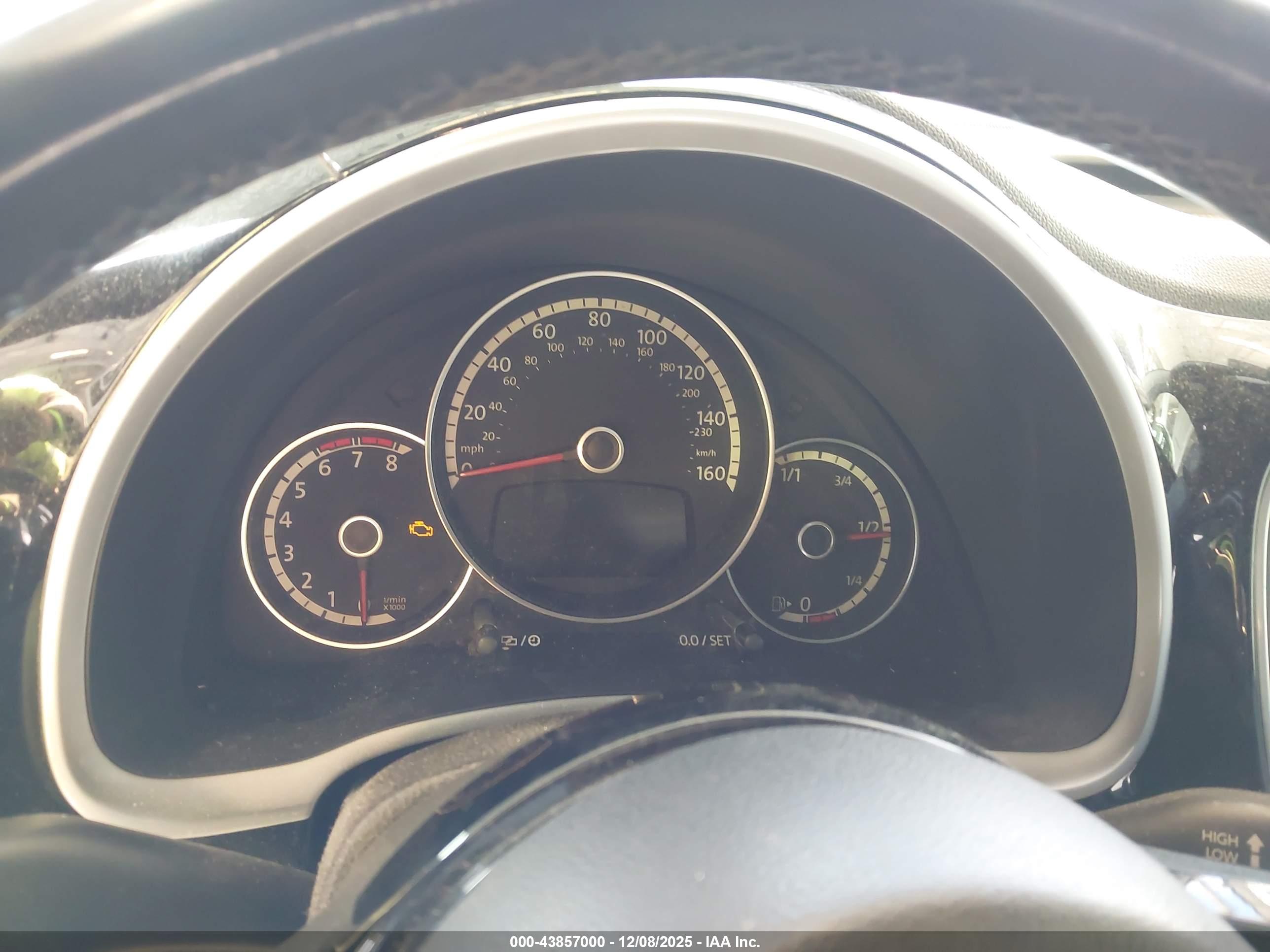 VOLKSWAGEN BEETLE image 7