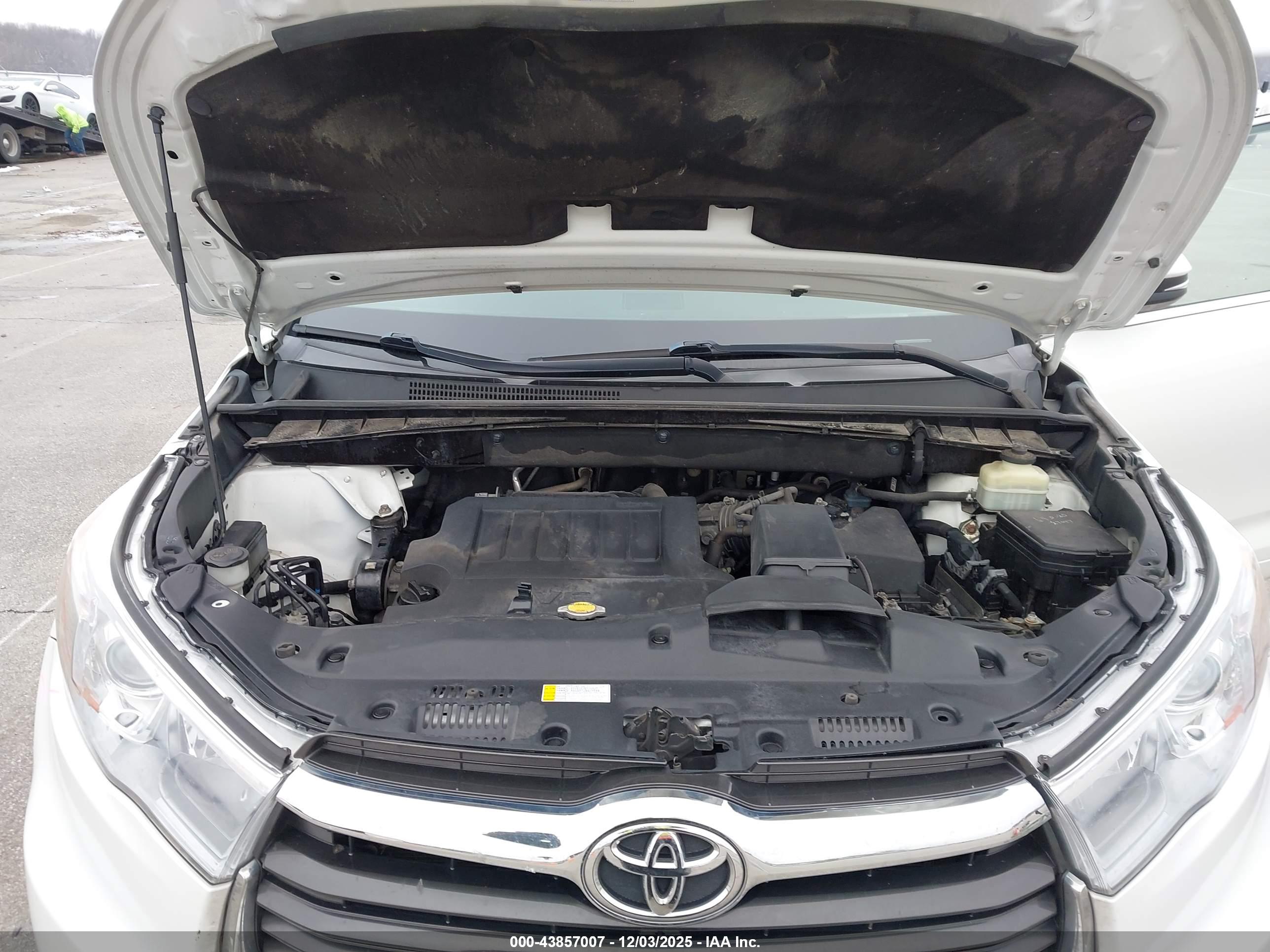 TOYOTA HIGHLANDER image 10