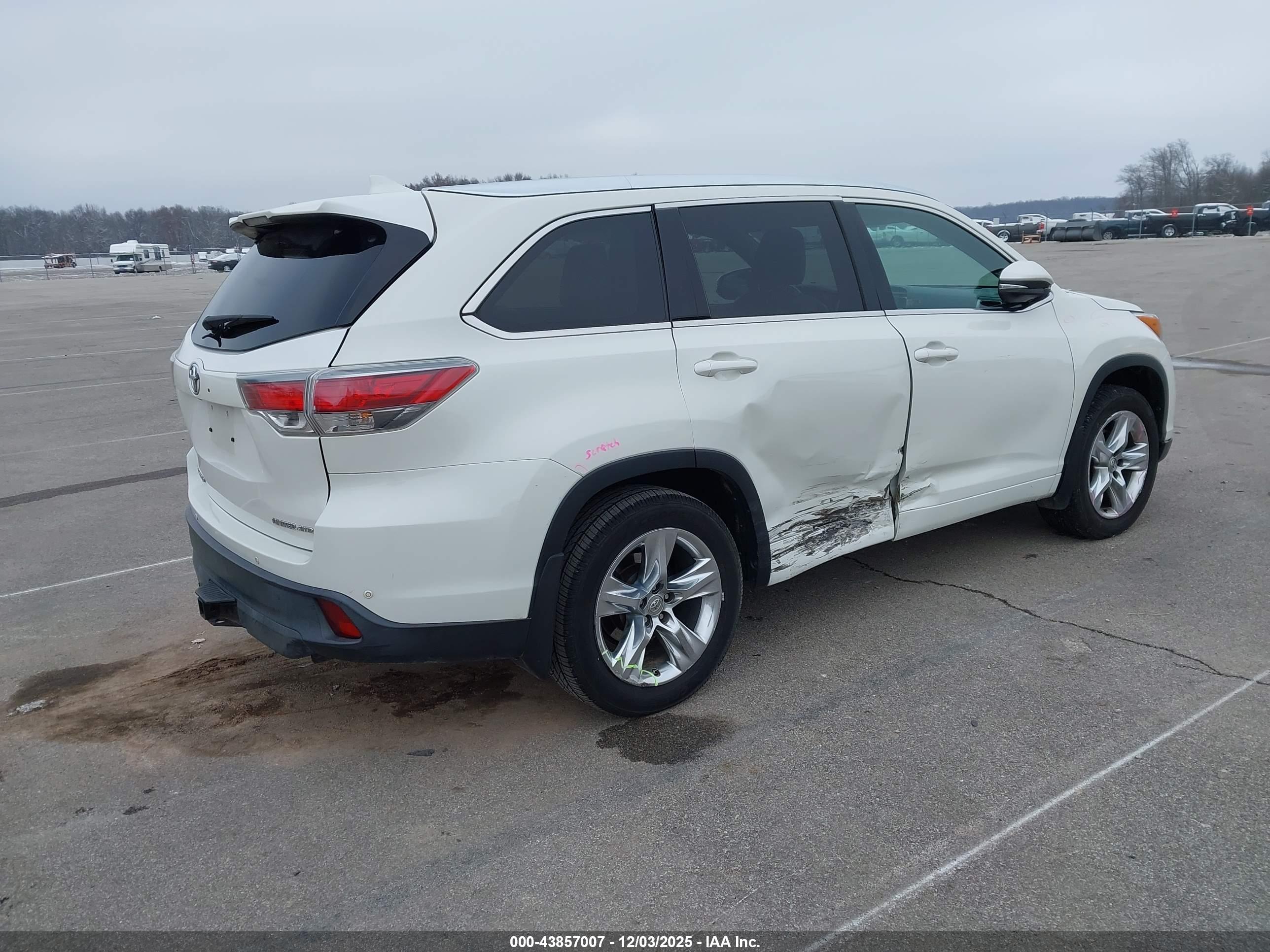 TOYOTA HIGHLANDER image 4