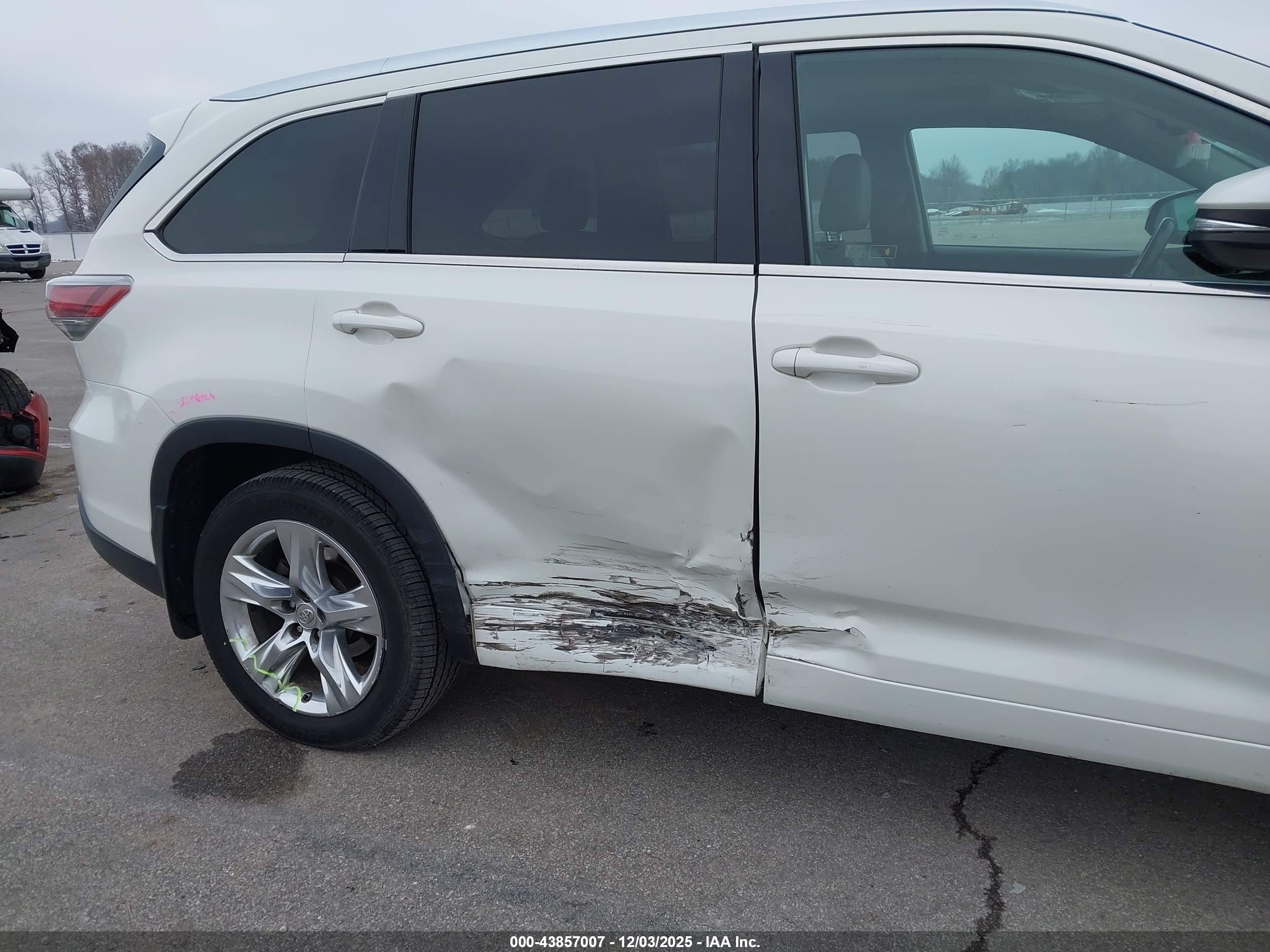 TOYOTA HIGHLANDER image 6