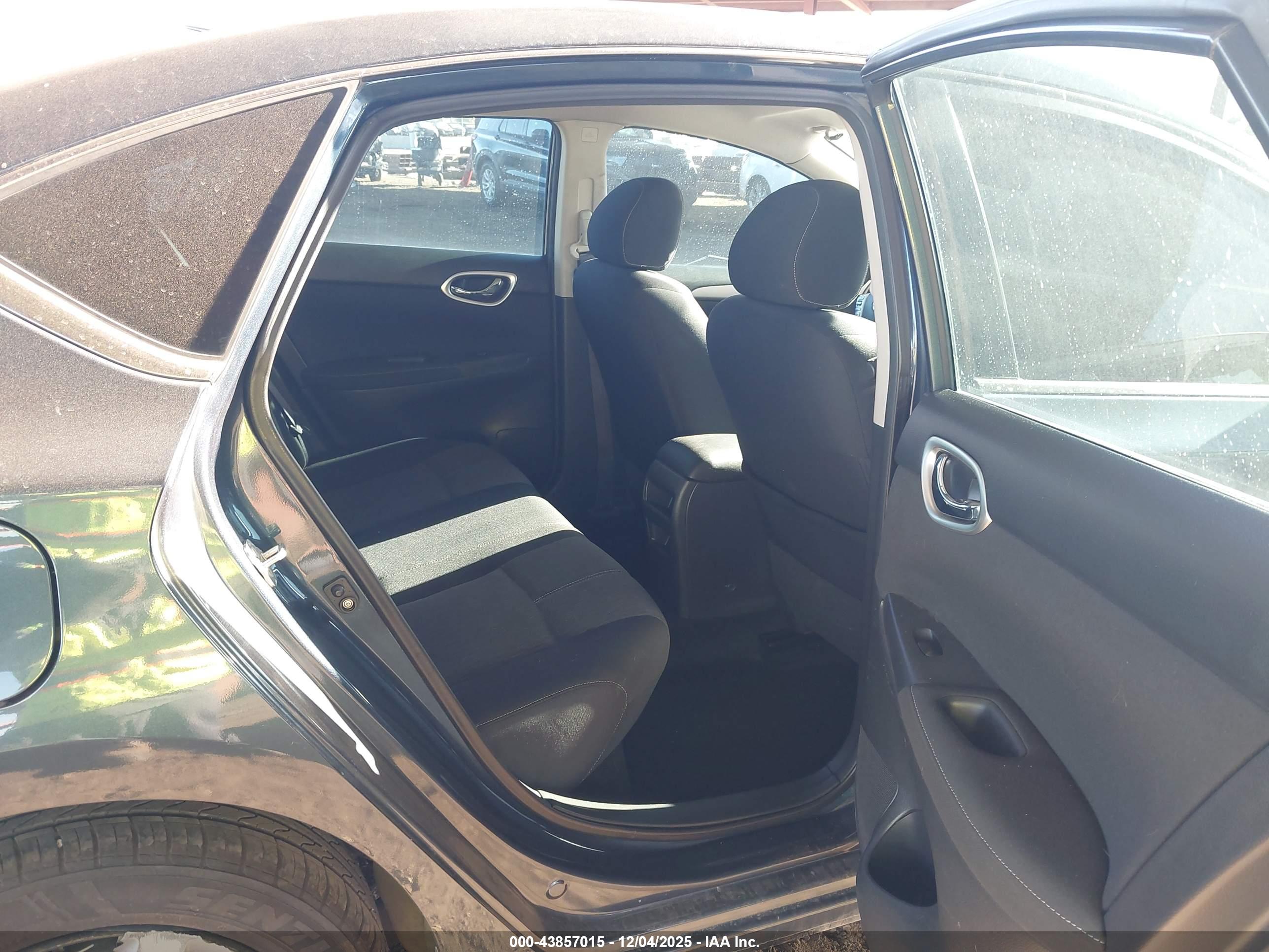 NISSAN SENTRA image 8