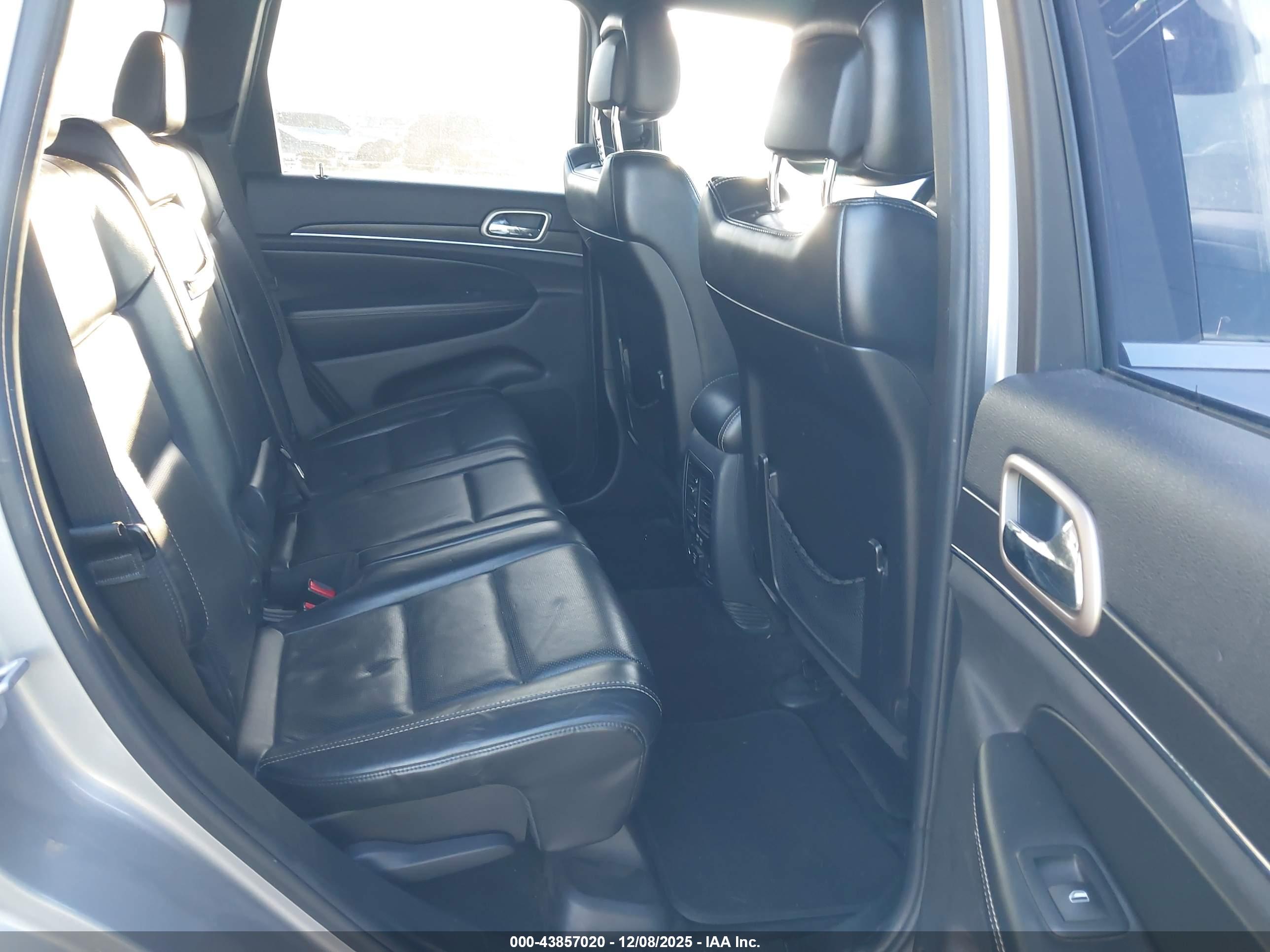 JEEP GRAND image 8