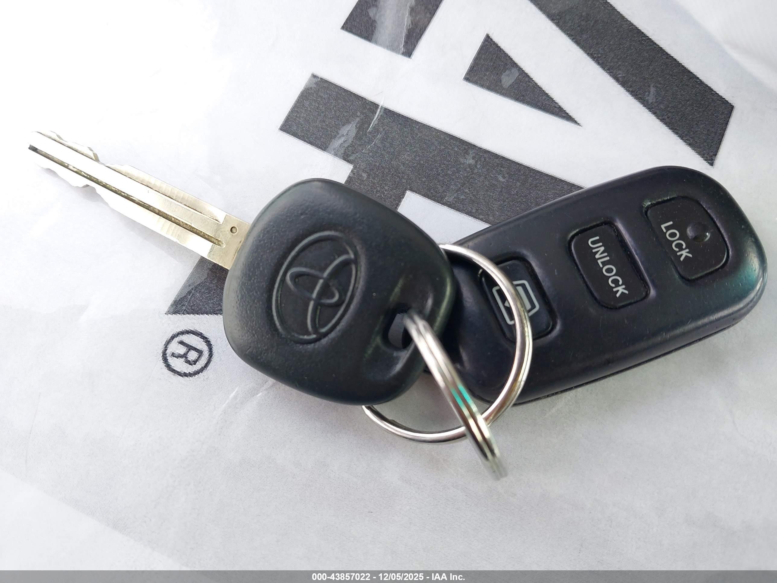 TOYOTA 4RUNNER image 11
