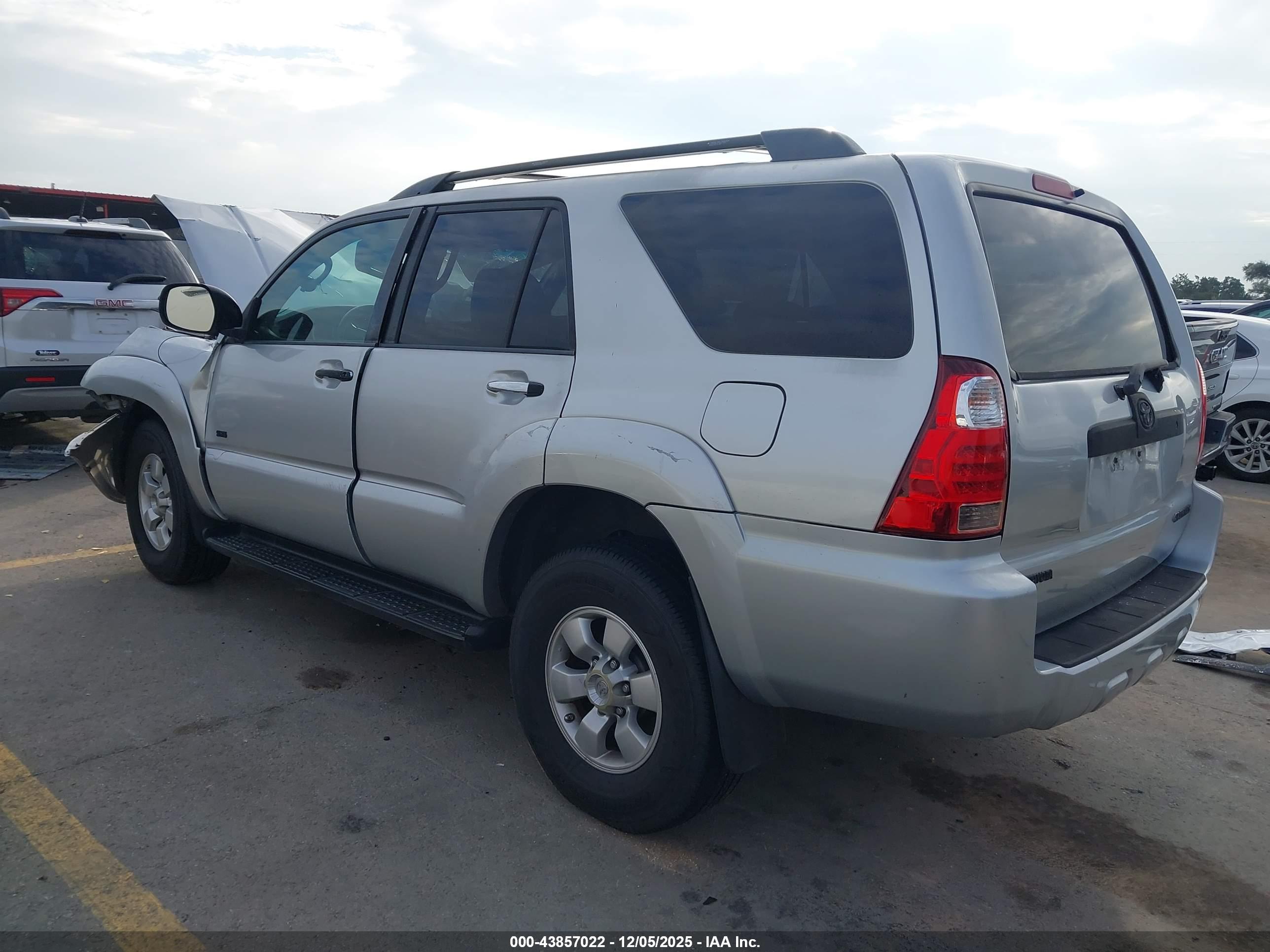 TOYOTA 4RUNNER image 3