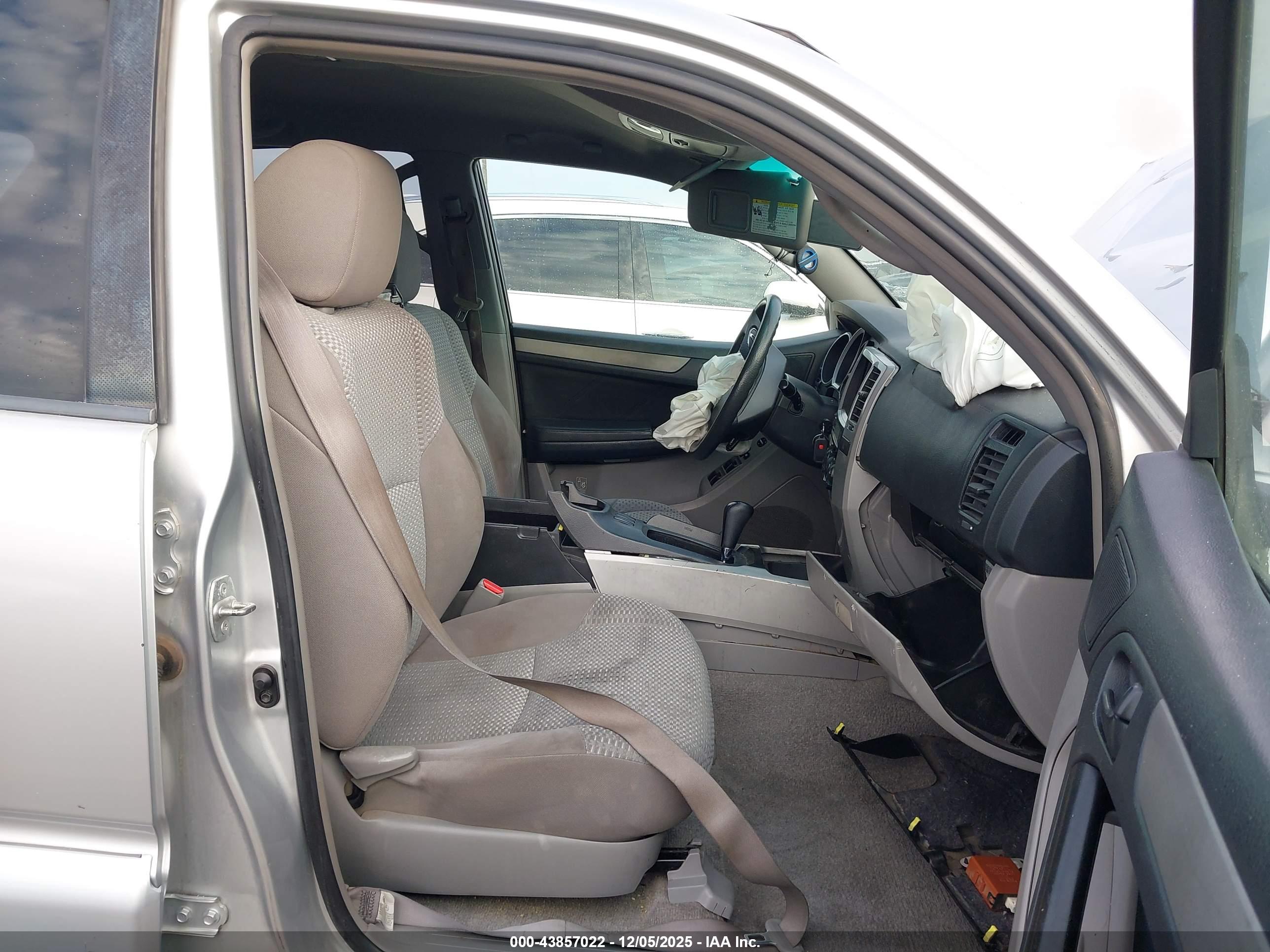 TOYOTA 4RUNNER image 5