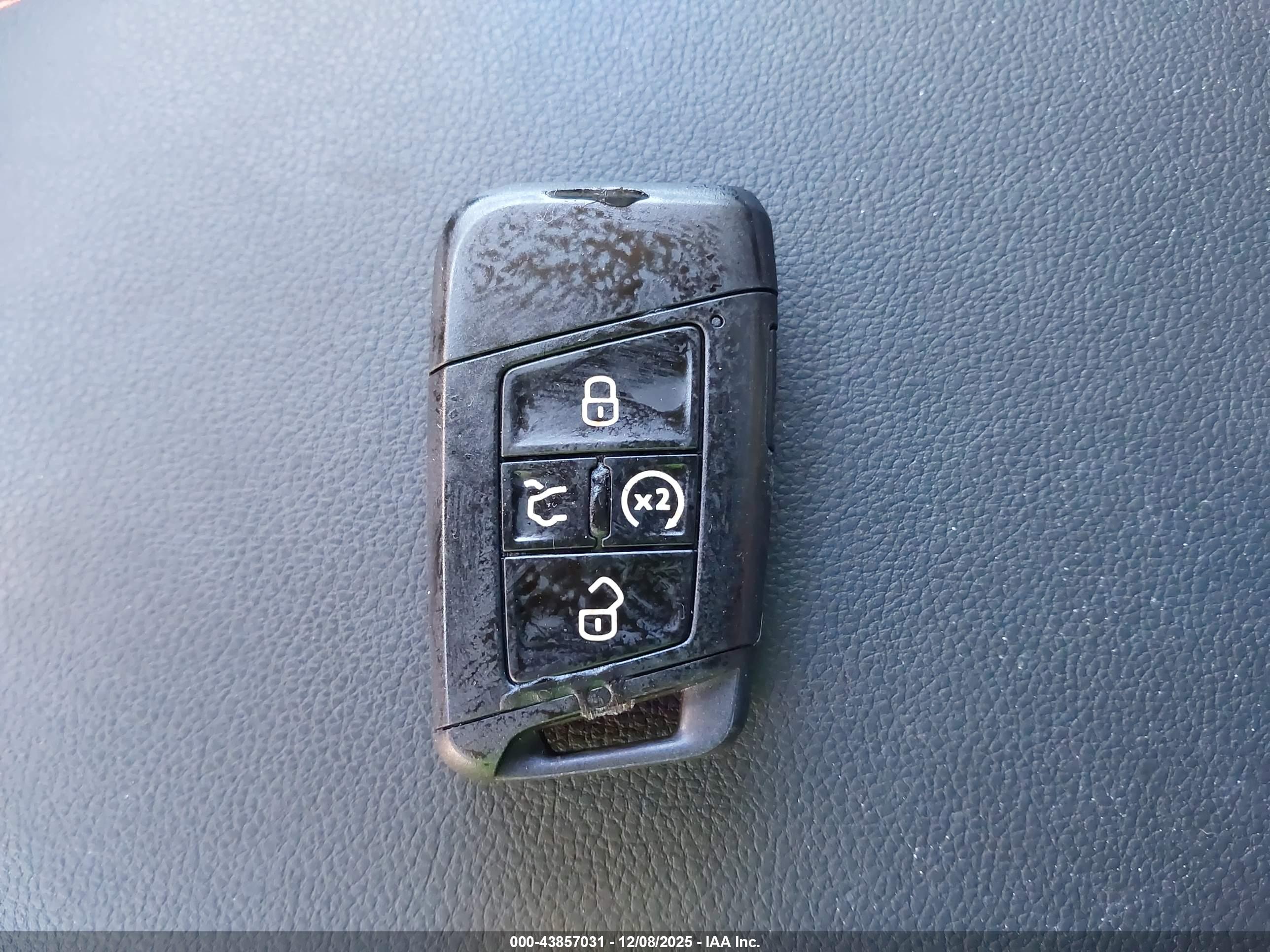 VOLKSWAGEN TIGUAN image 11