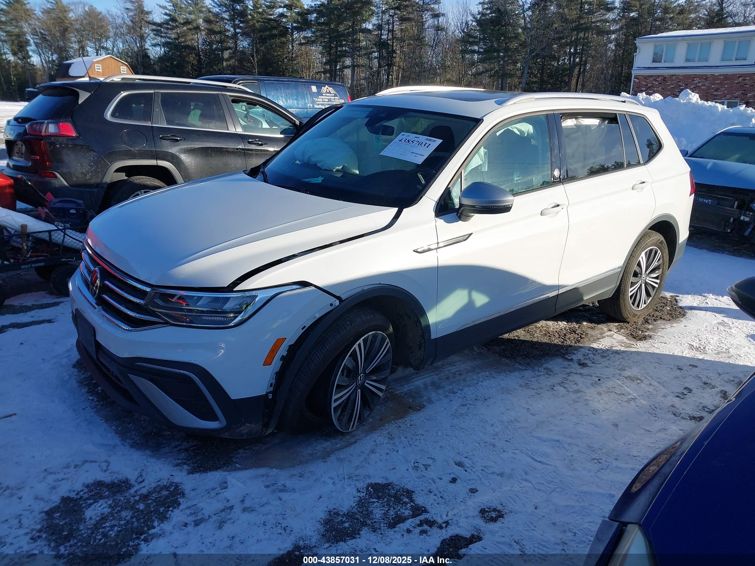 VOLKSWAGEN TIGUAN image 2