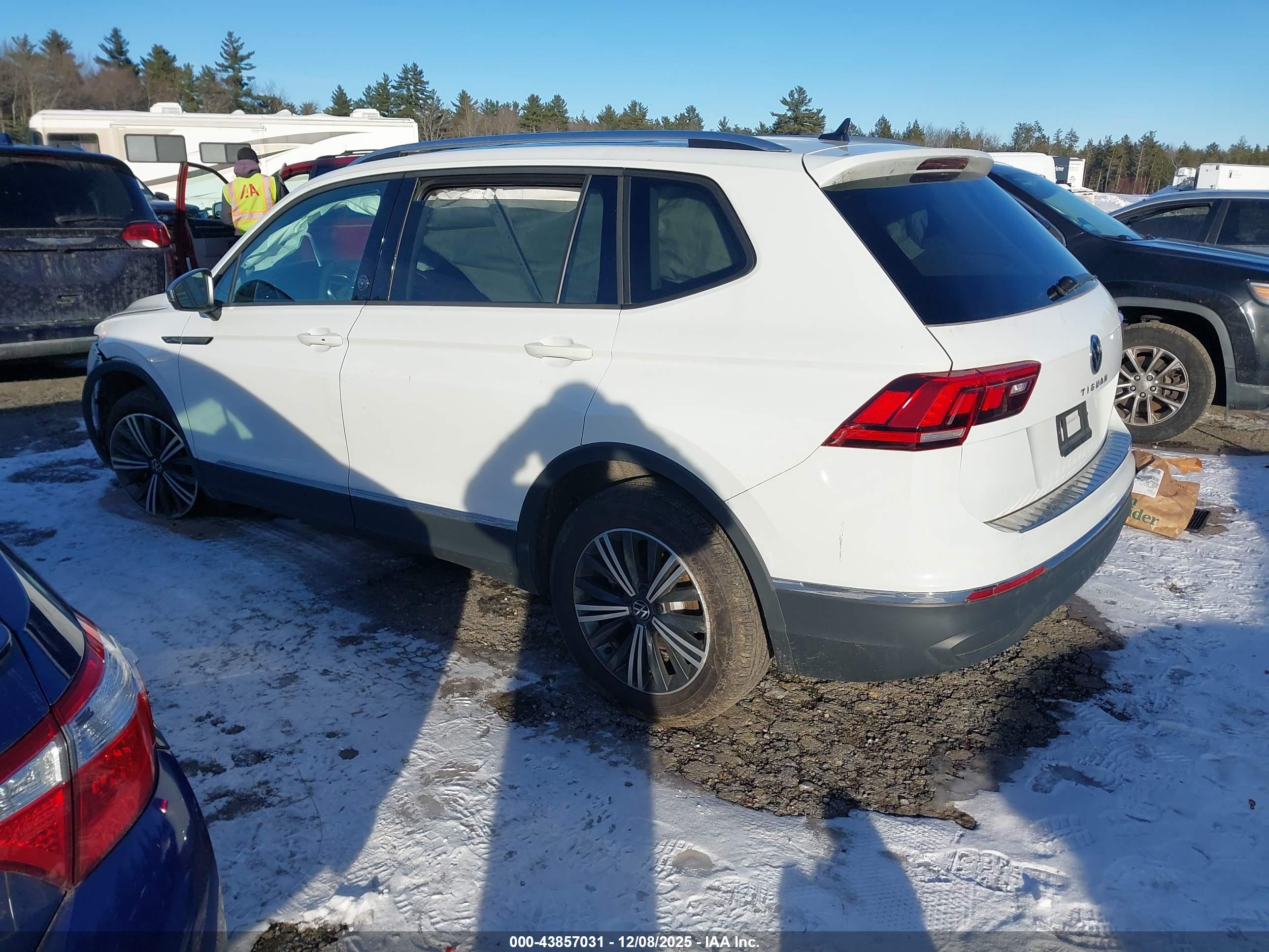 VOLKSWAGEN TIGUAN image 3