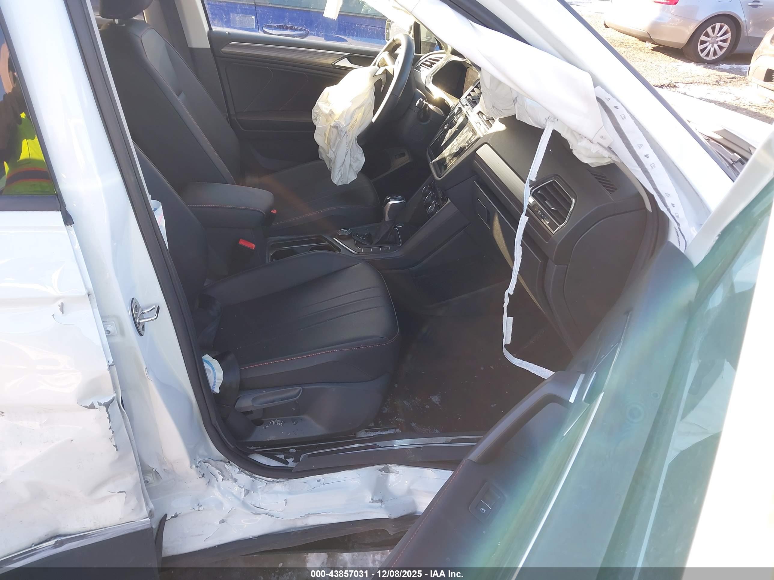 VOLKSWAGEN TIGUAN image 5