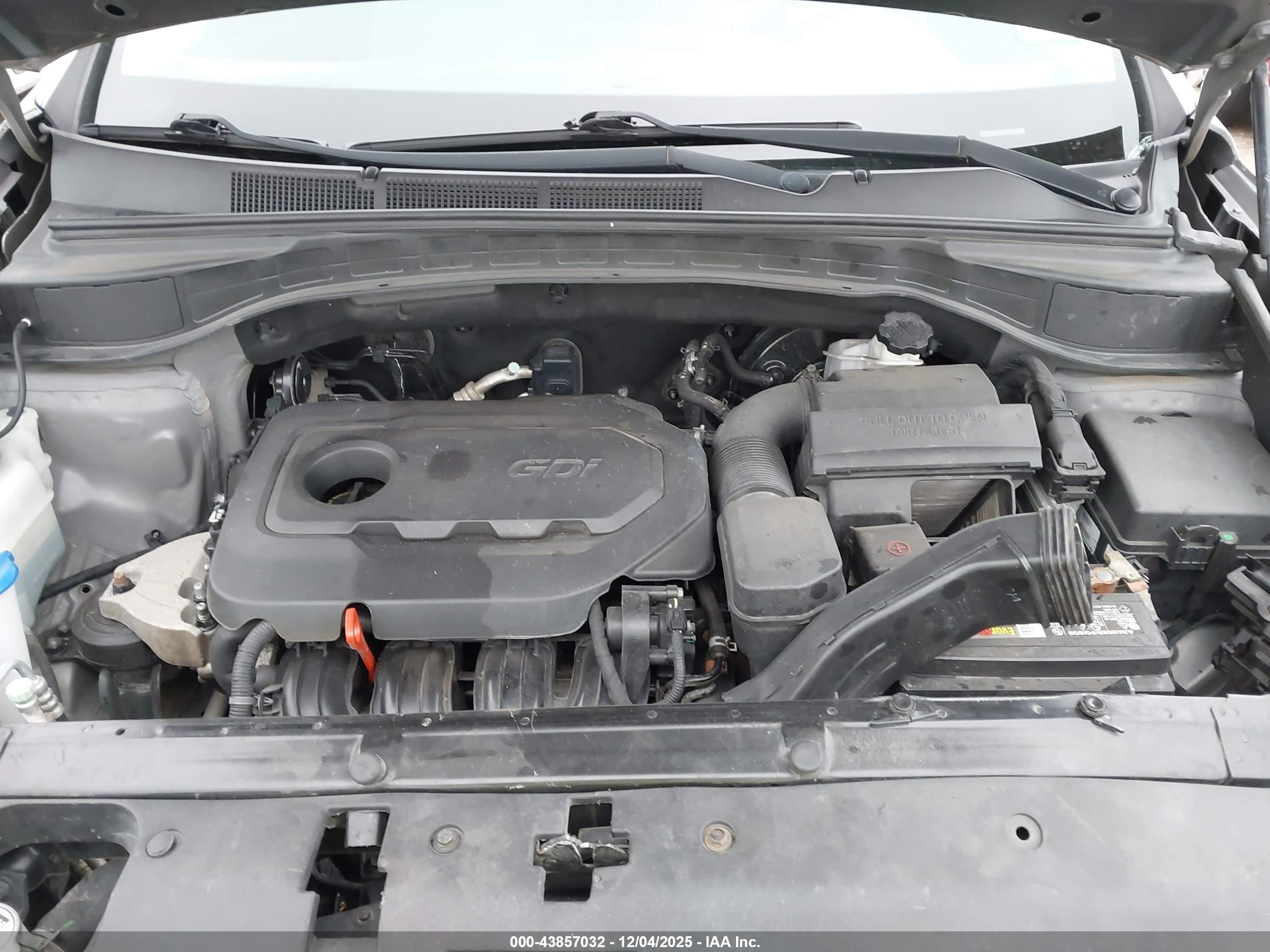 HYUNDAI SANTA image 10