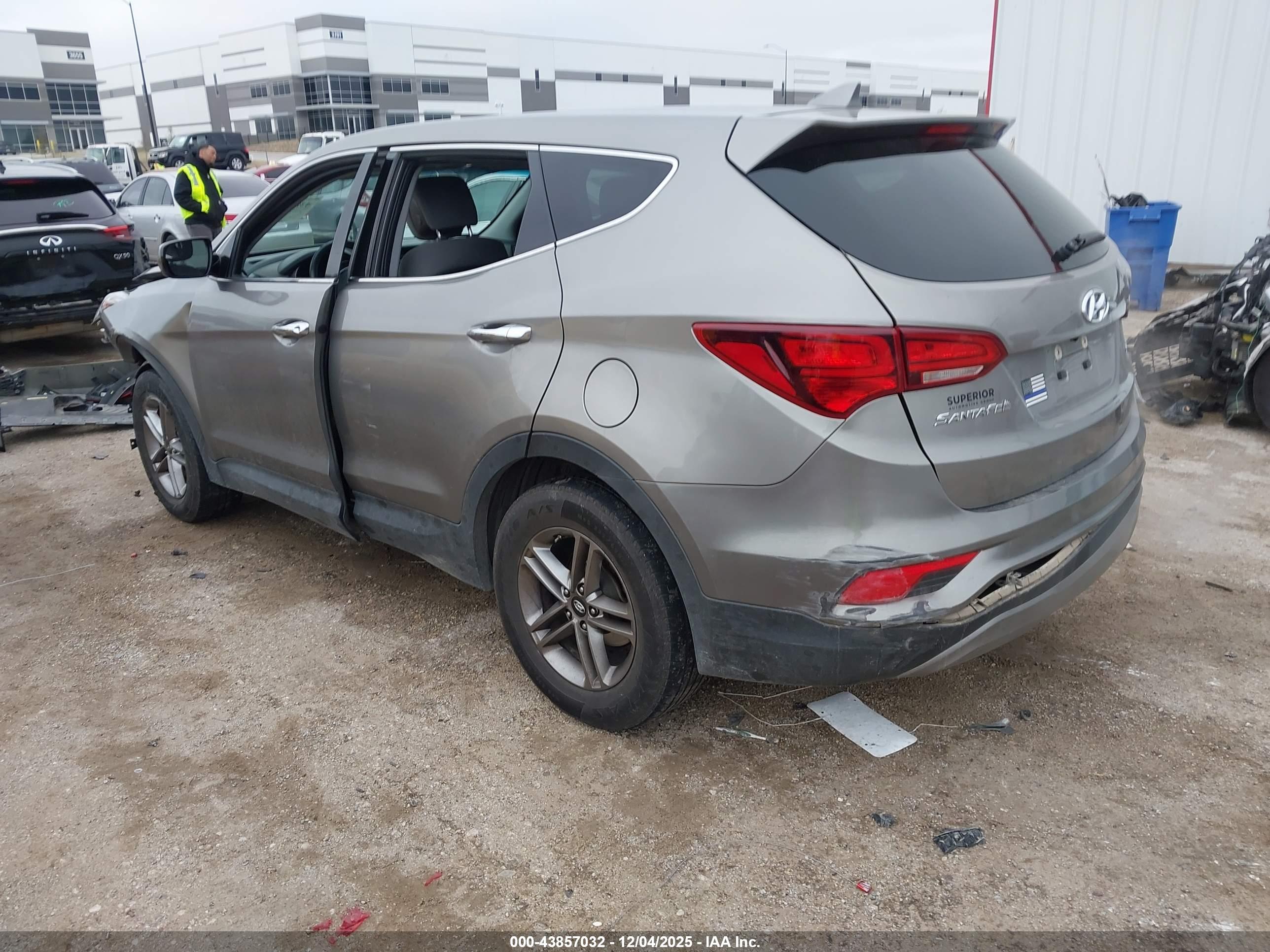 HYUNDAI SANTA image 3