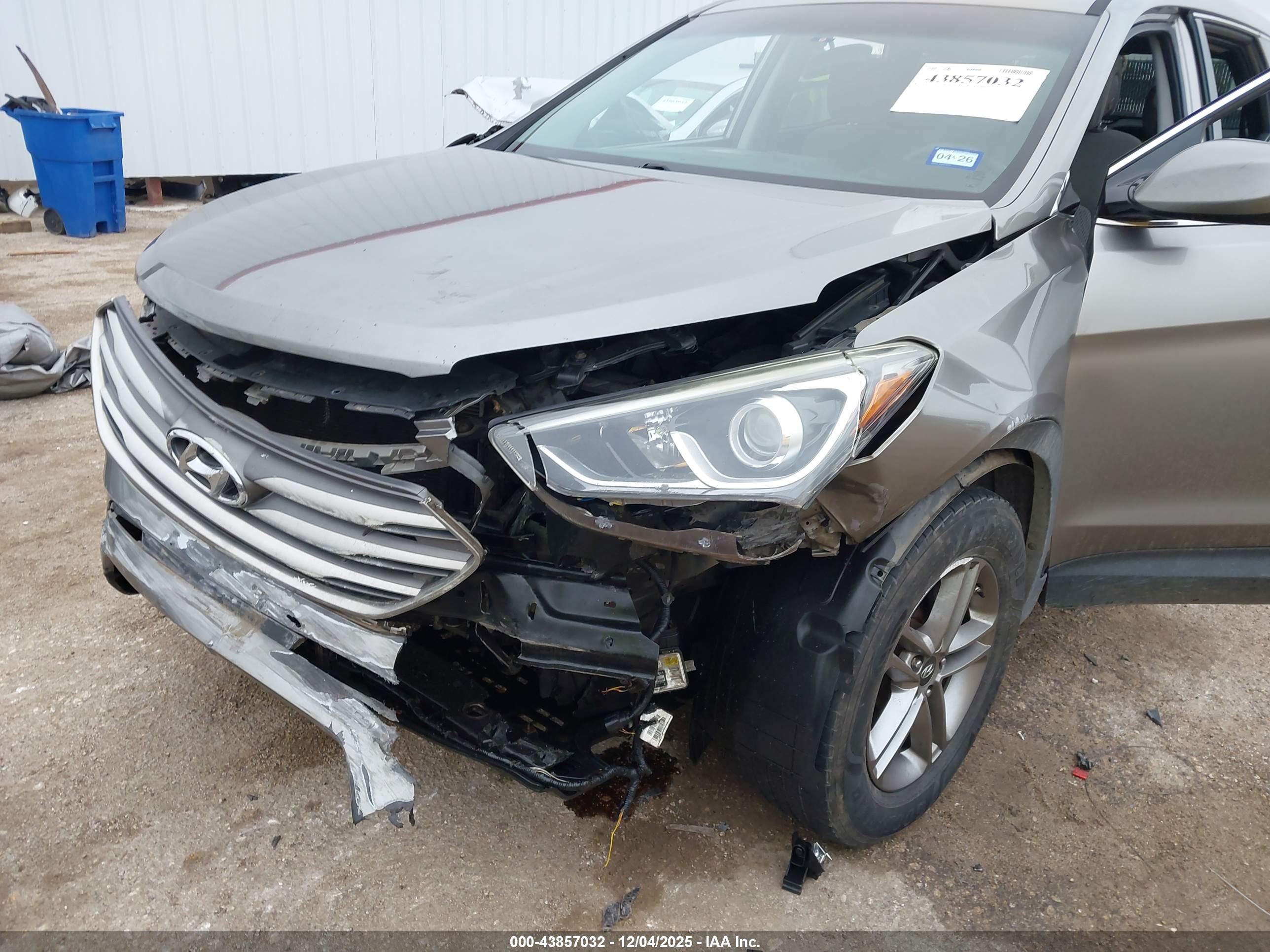HYUNDAI SANTA image 6