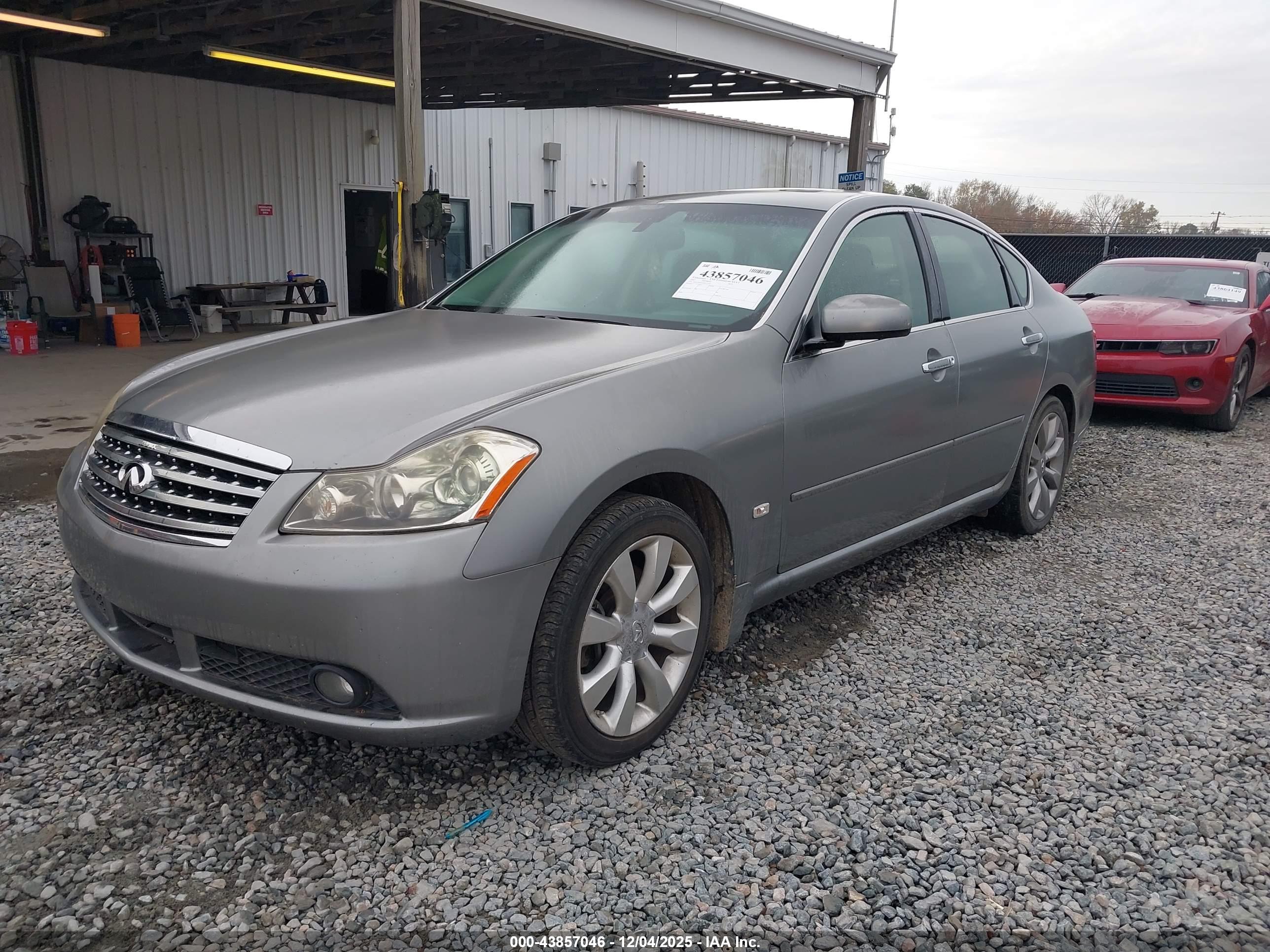 INFINITI M35 image 2