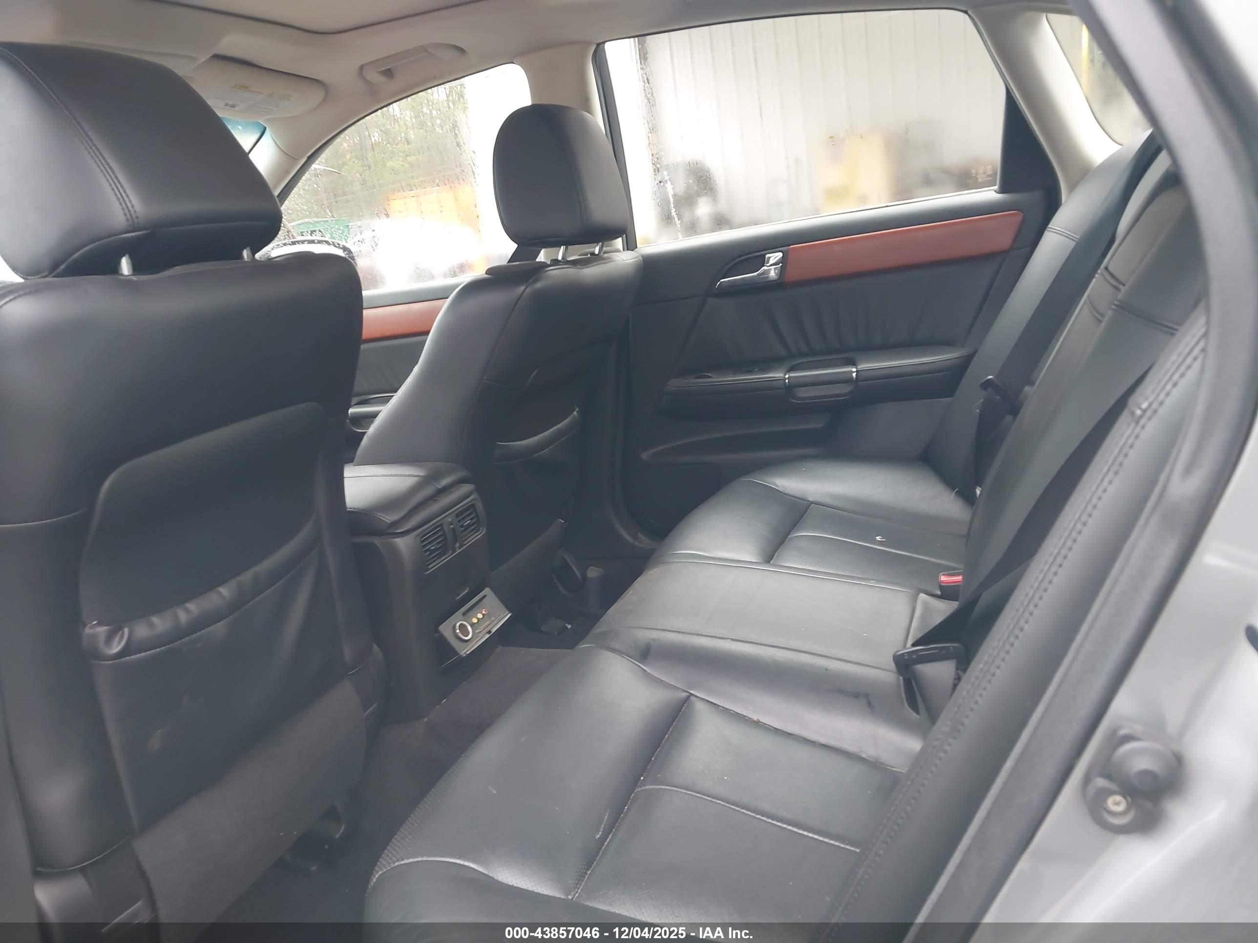 INFINITI M35 image 8