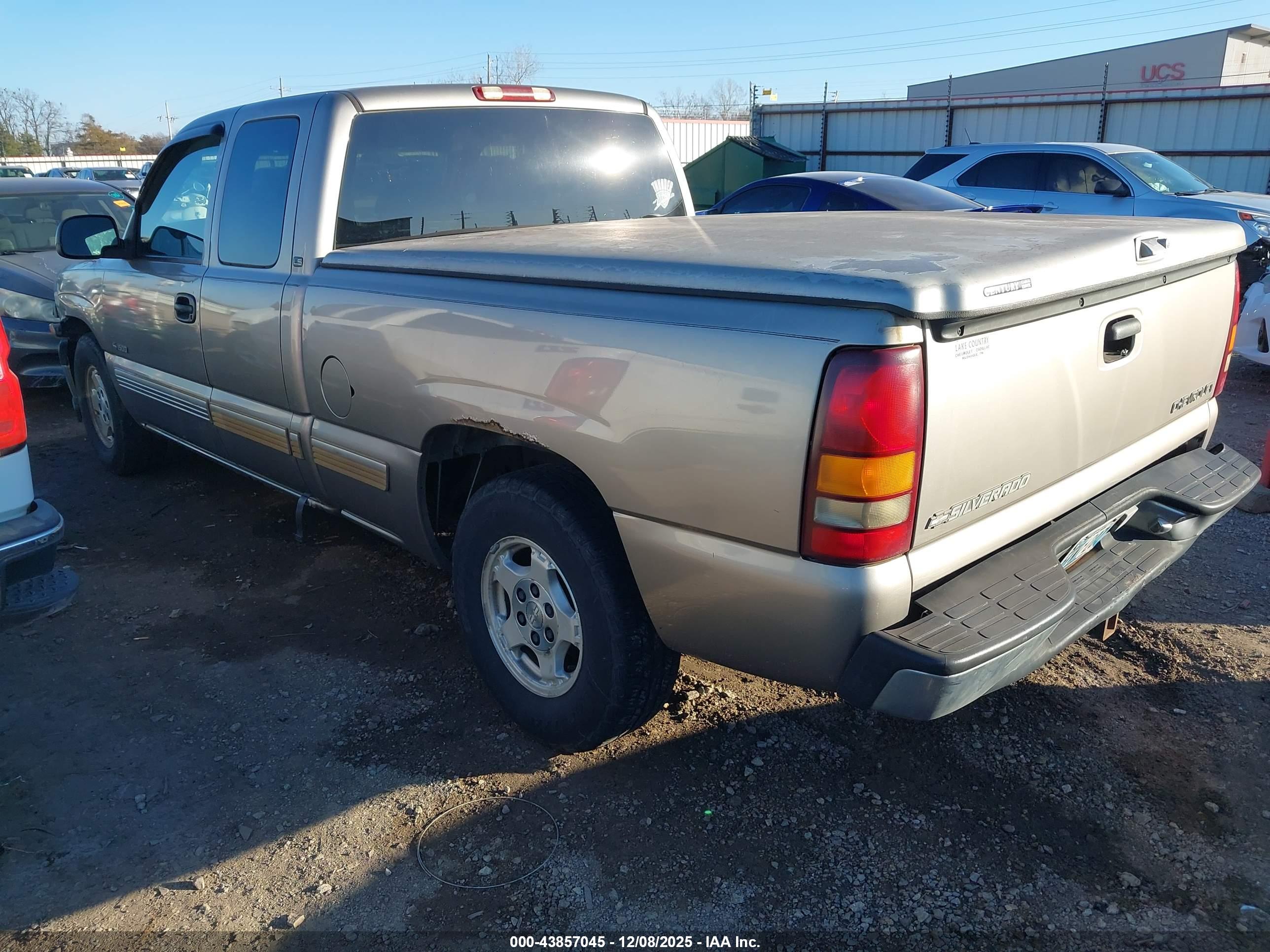 CHEVROLET SILVERADO image 3