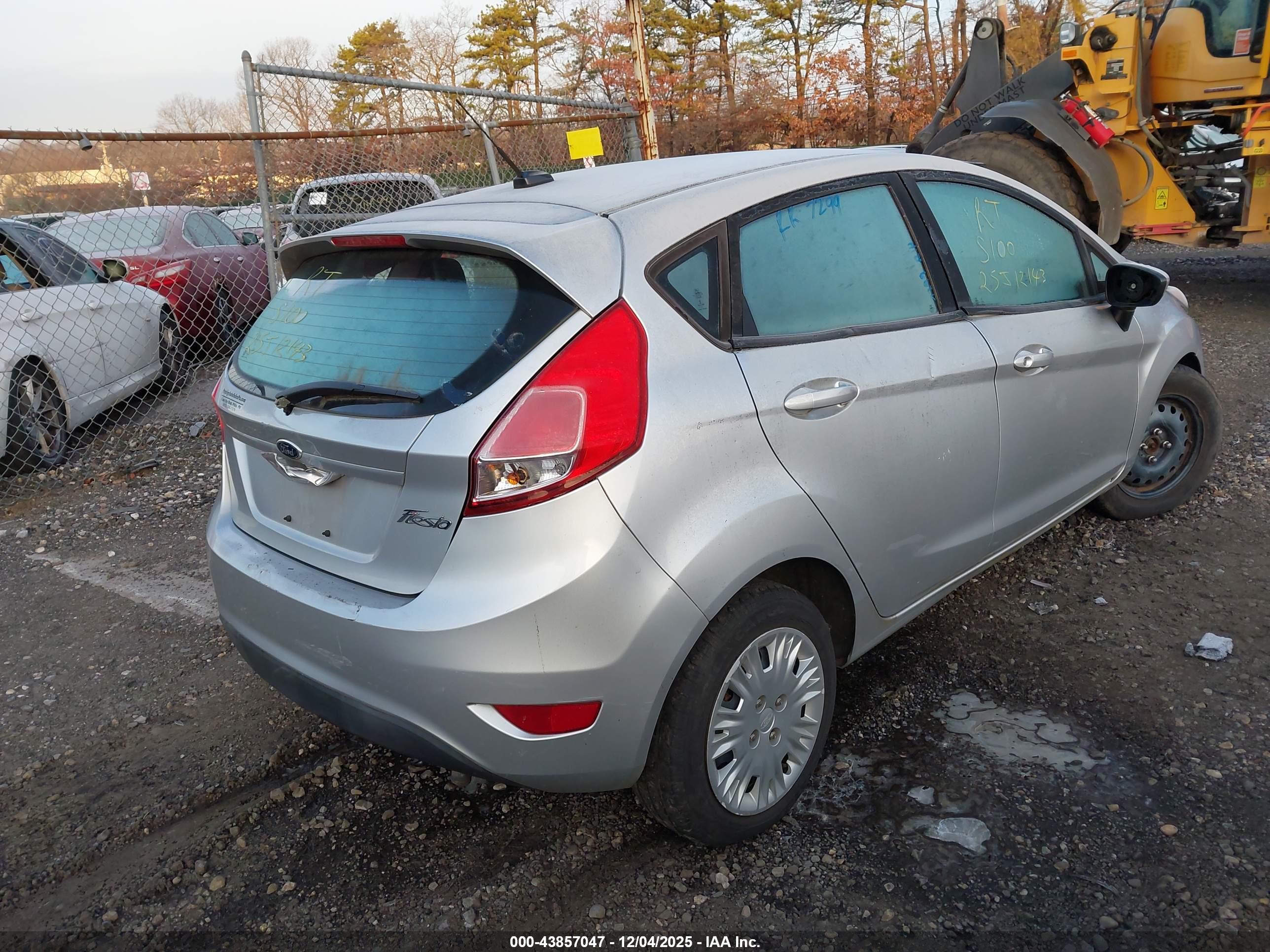 FORD FIESTA image 4