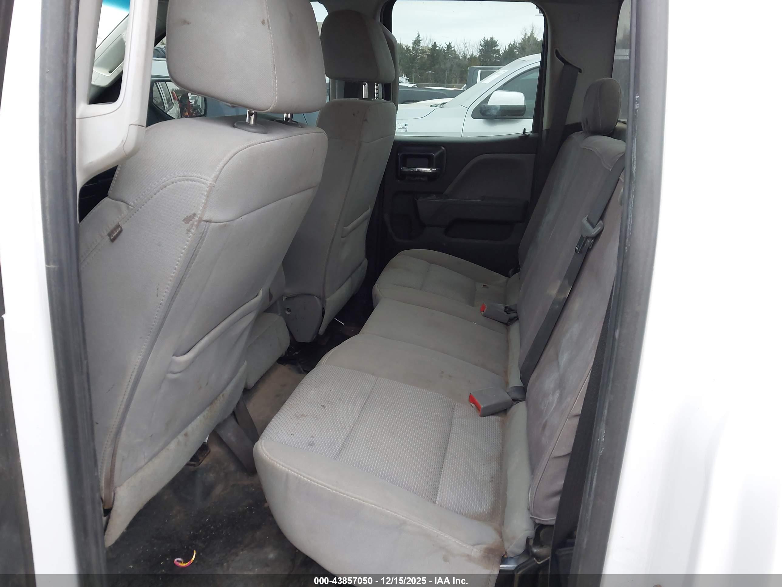 CHEVROLET SILVERADO image 8