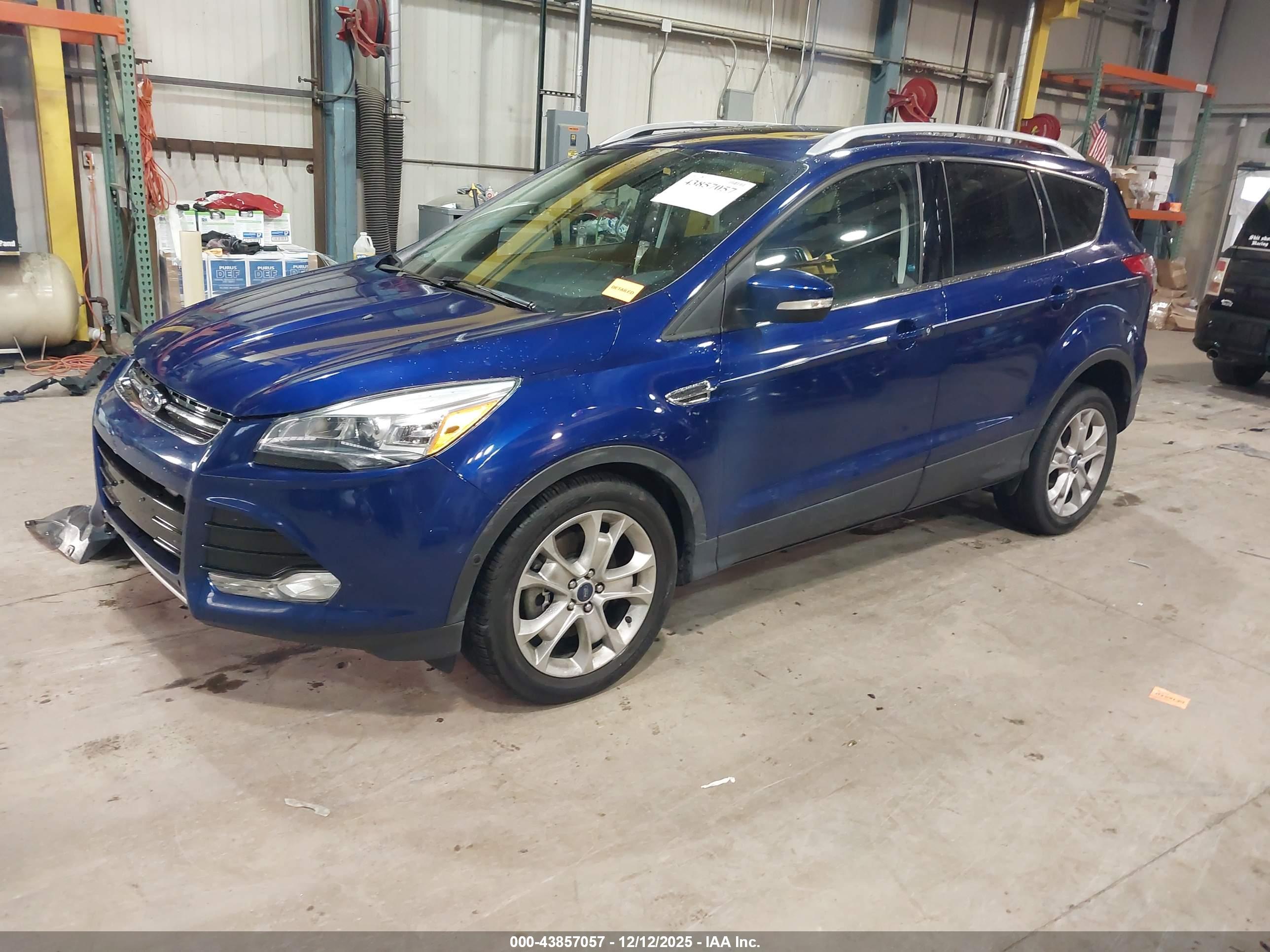 FORD ESCAPE image 2