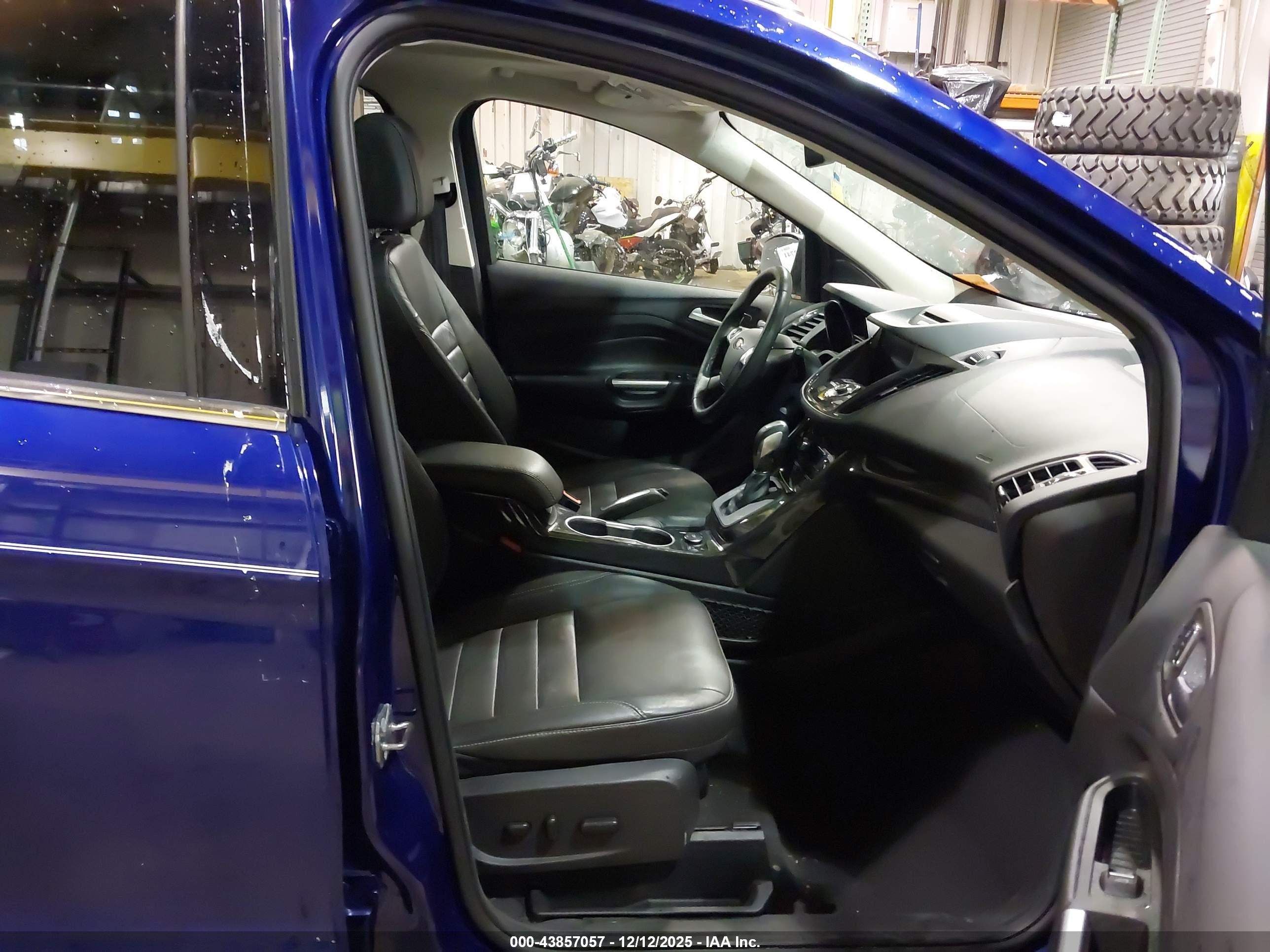 FORD ESCAPE image 5