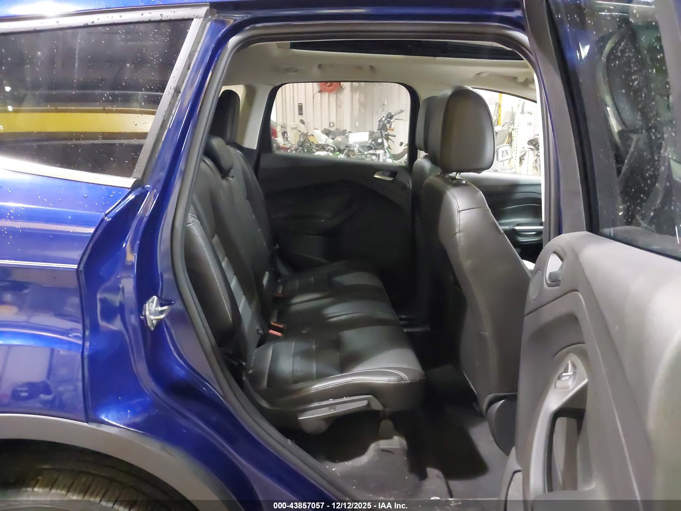 FORD ESCAPE image 8