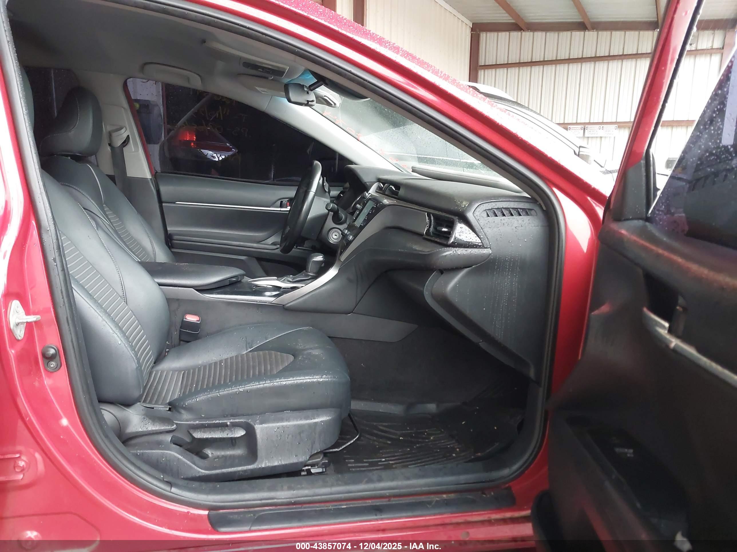 TOYOTA CAMRY image 5