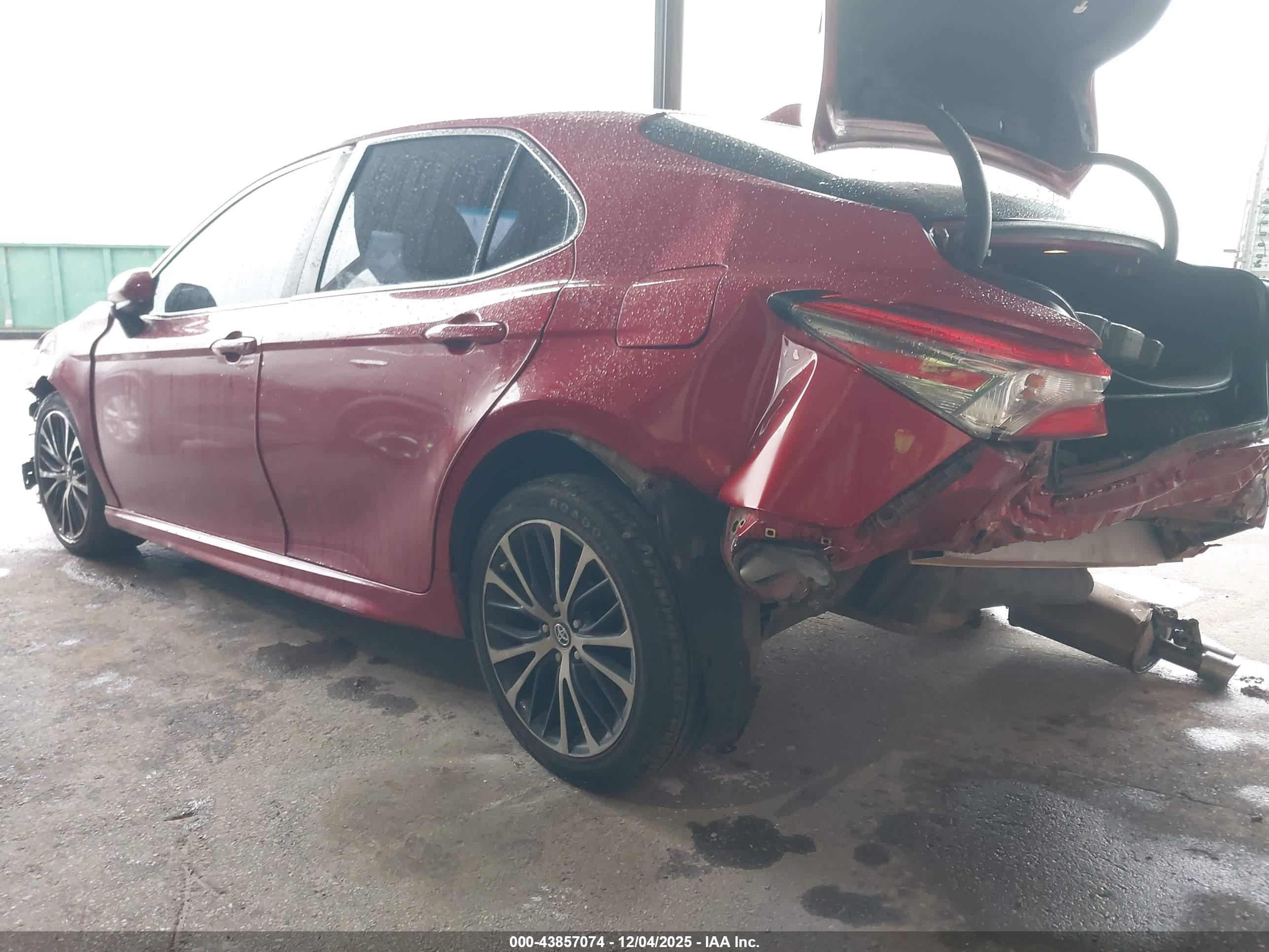 TOYOTA CAMRY image 6