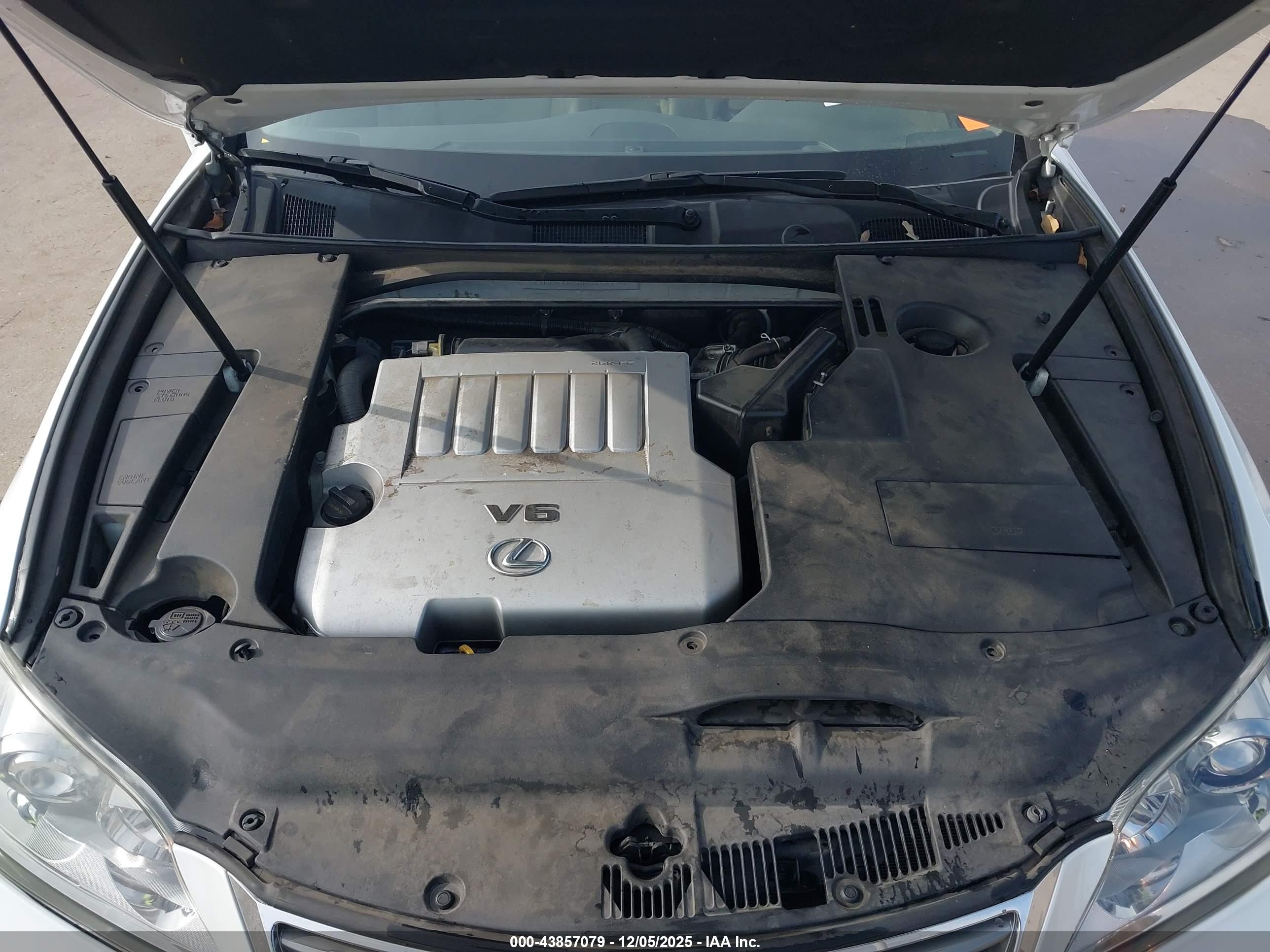 LEXUS ES image 10