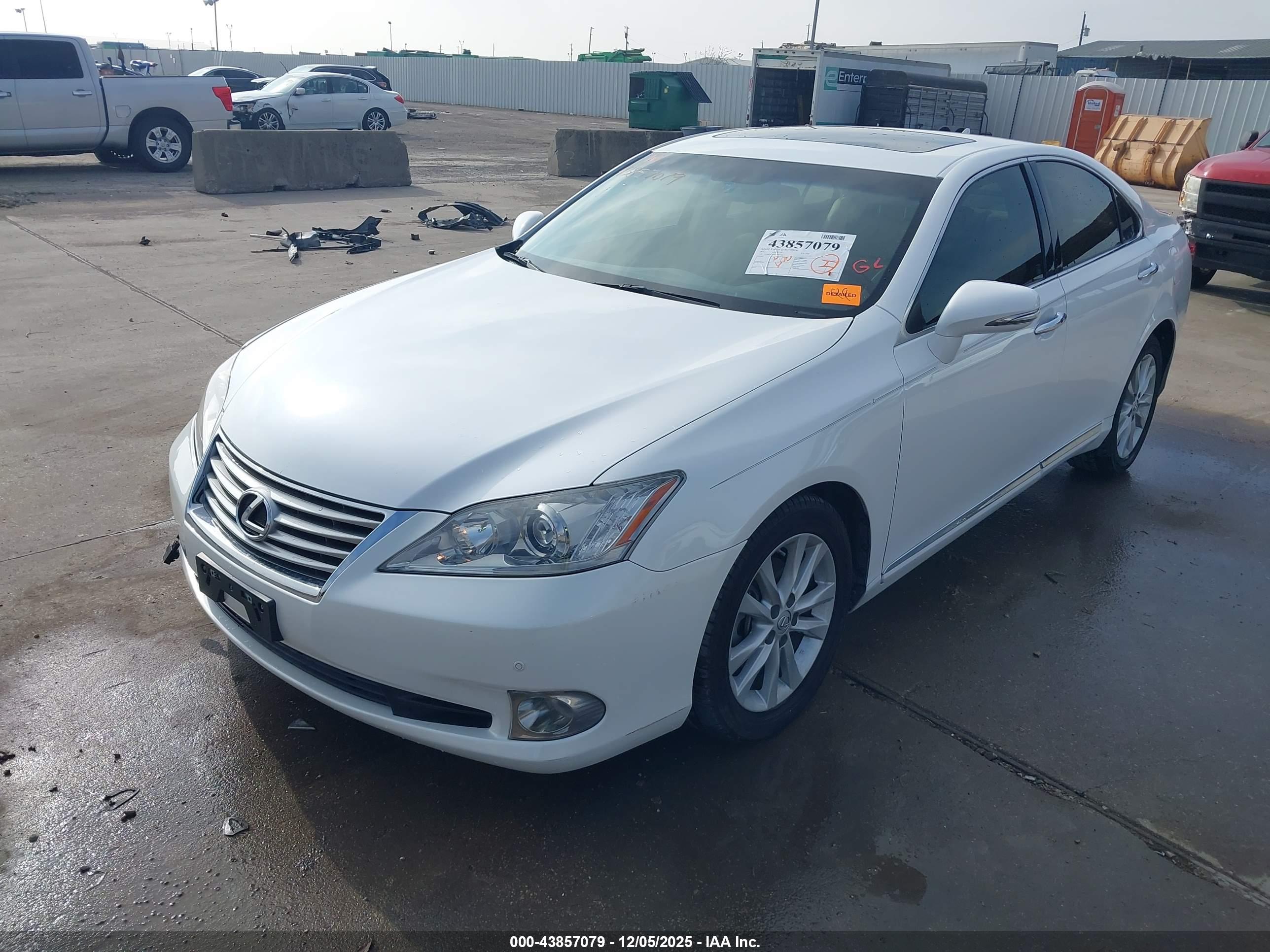 LEXUS ES image 2