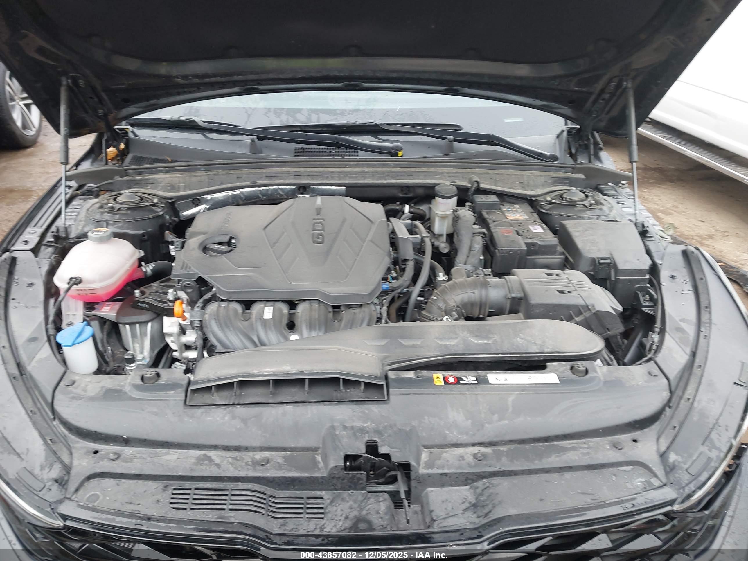 KIA K5 image 10