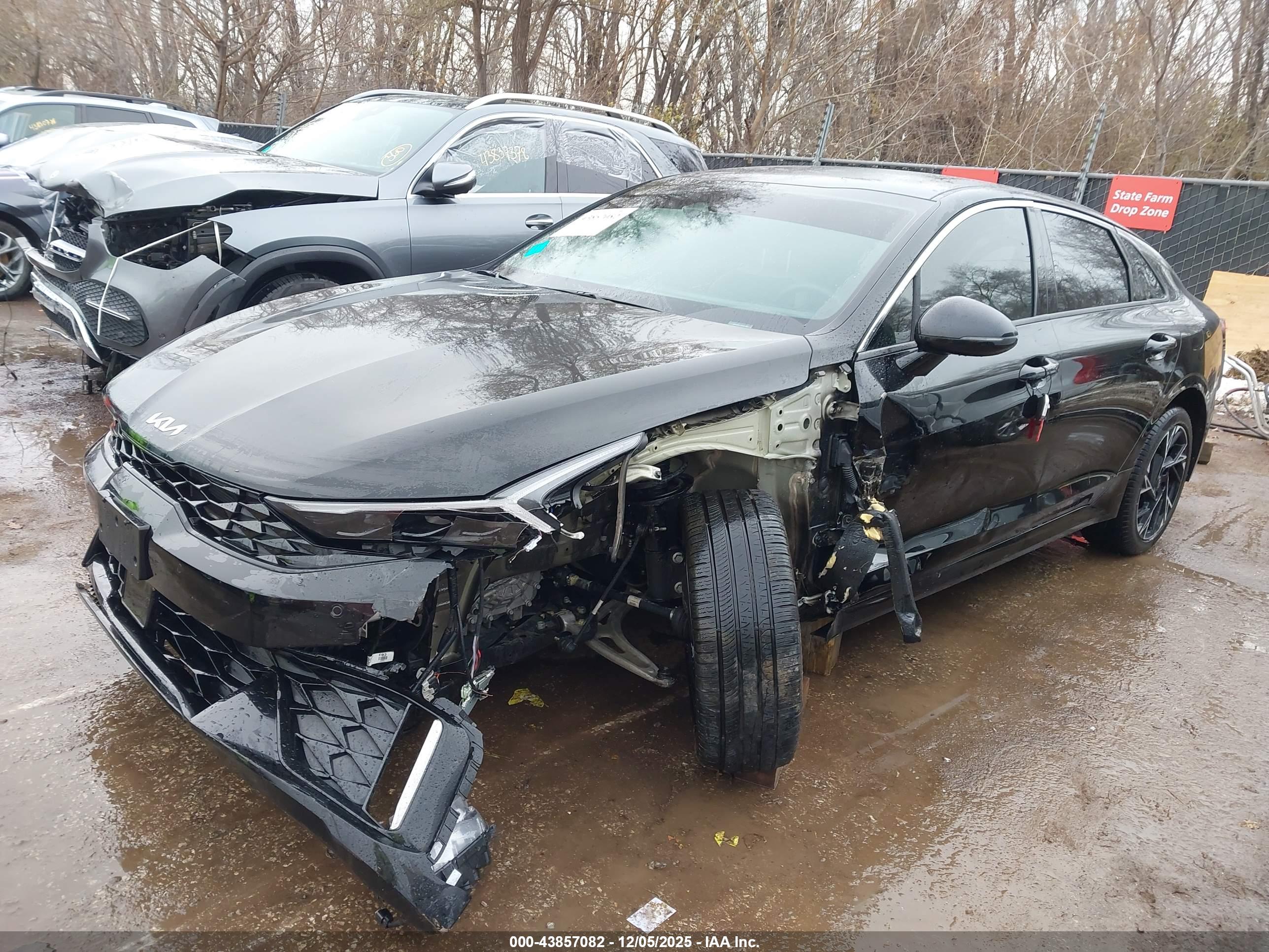 KIA K5 image 2