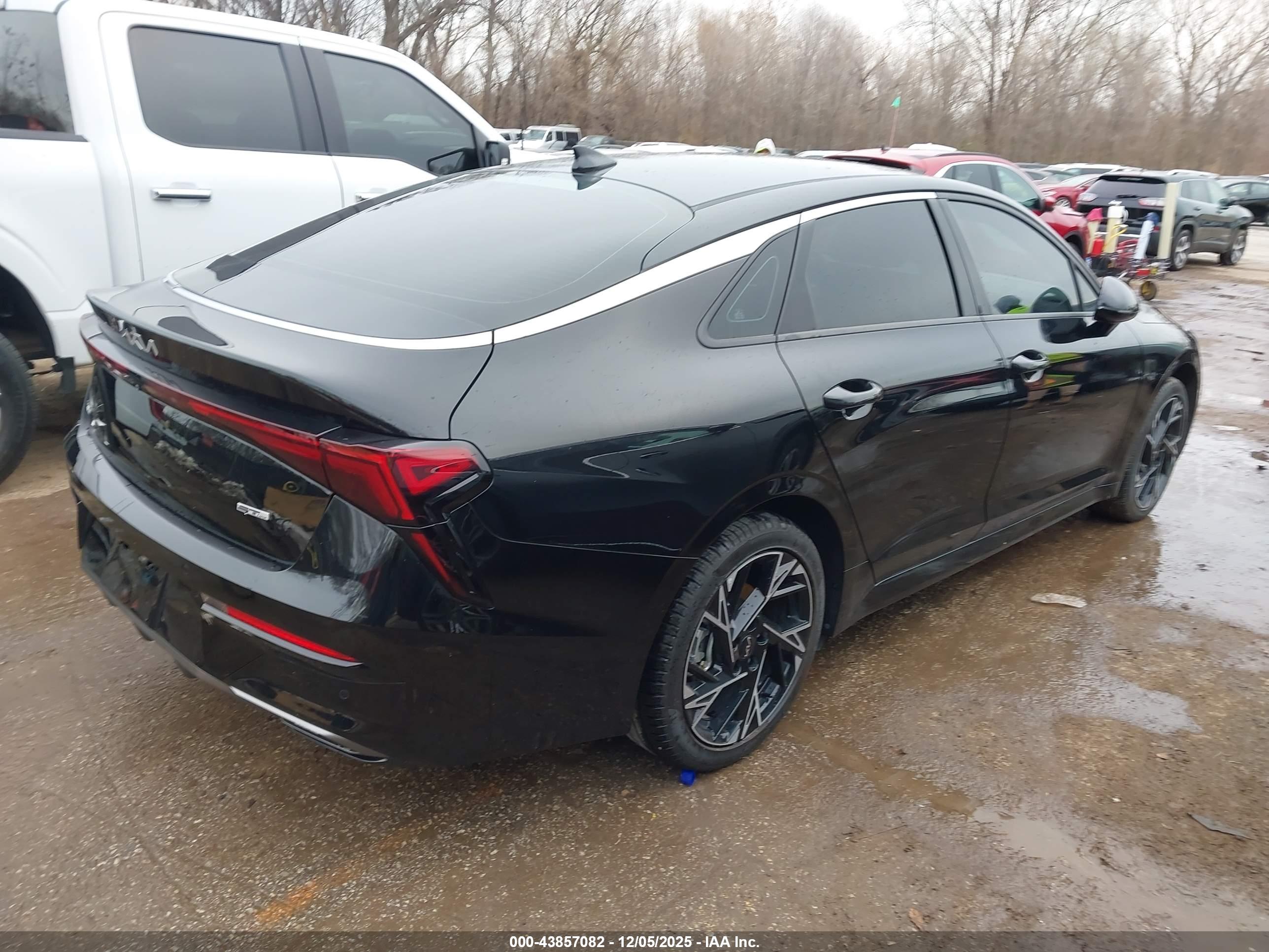 KIA K5 image 4