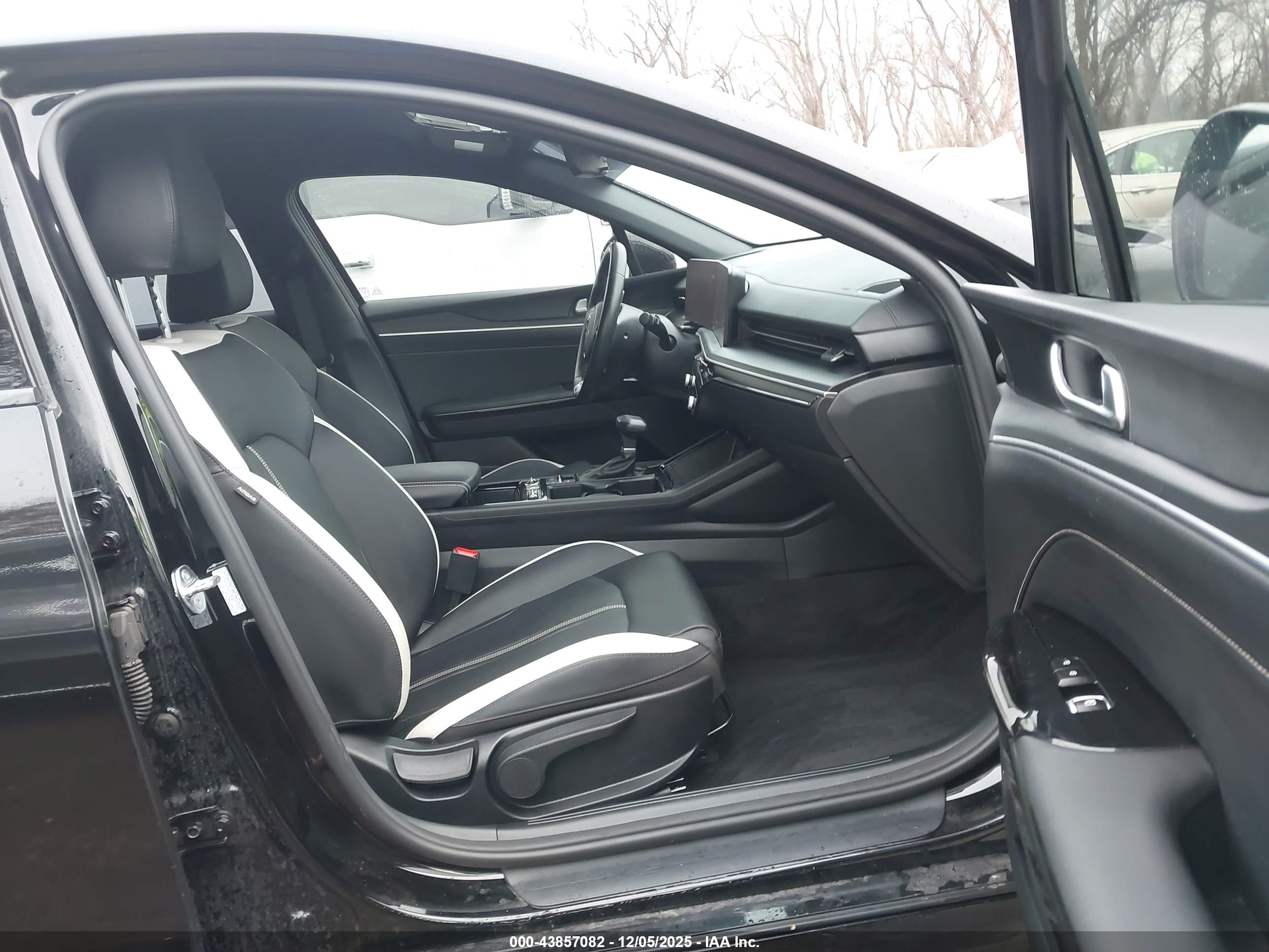 KIA K5 image 5