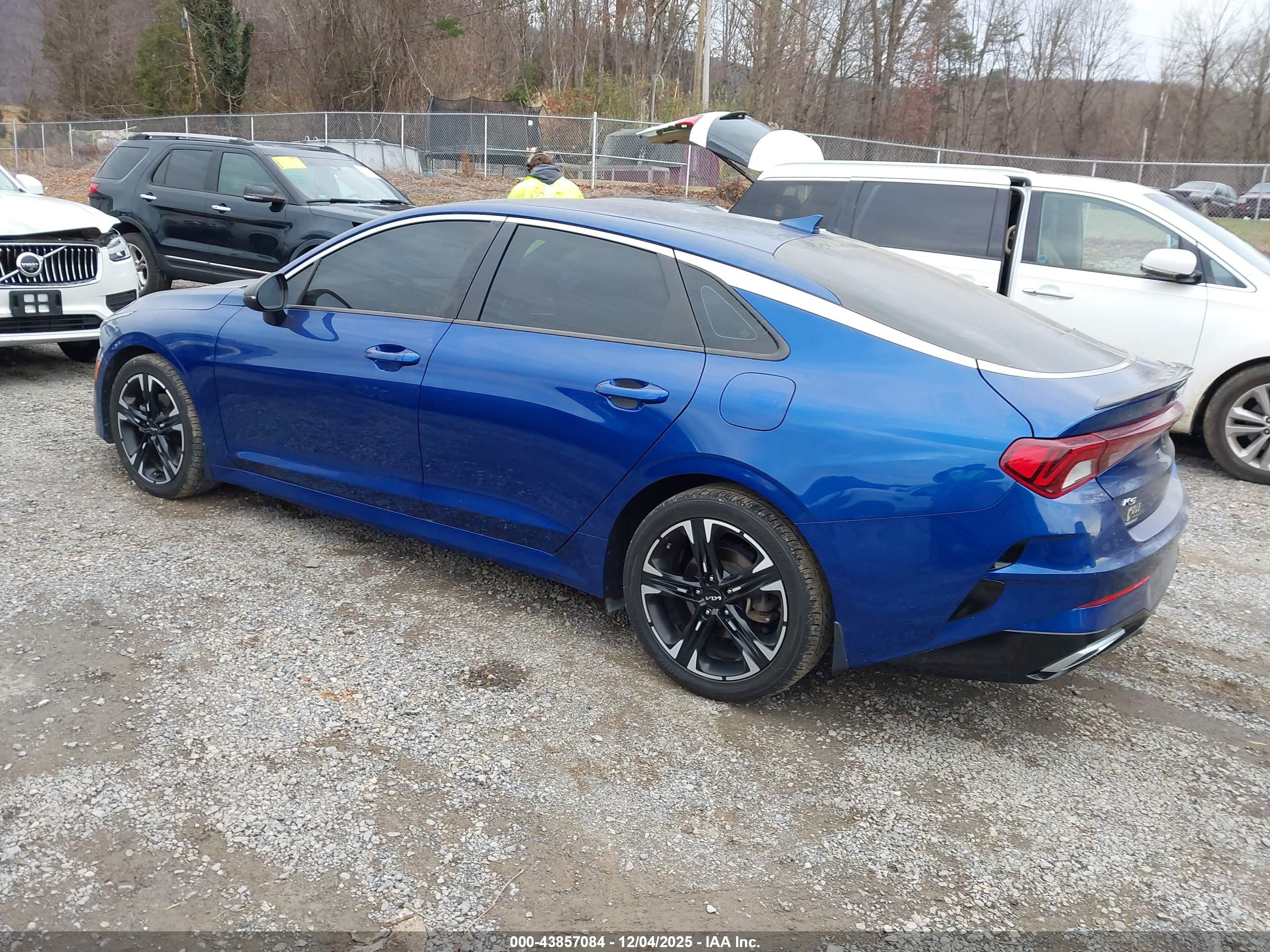 KIA K5 image 3
