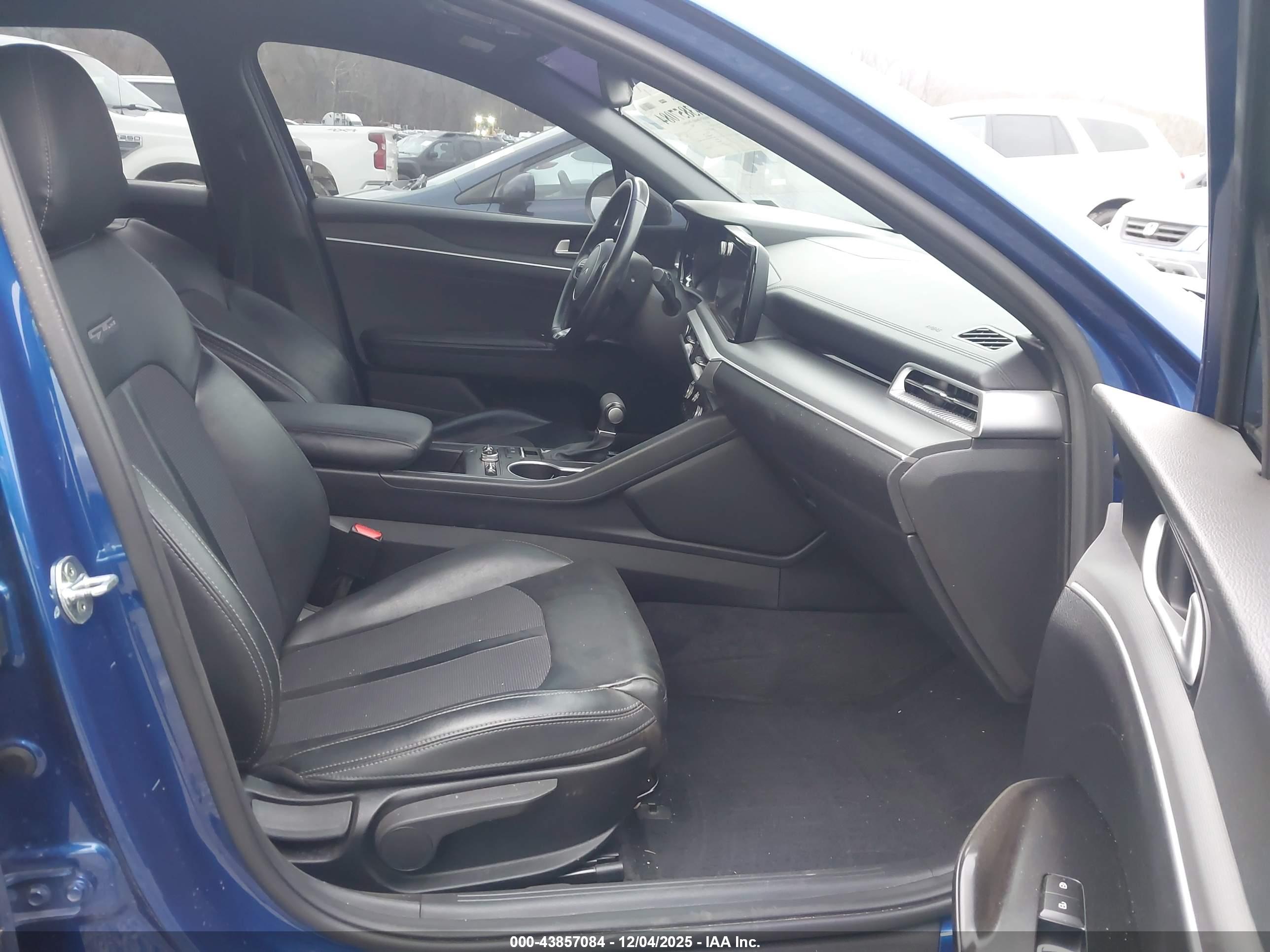KIA K5 image 5