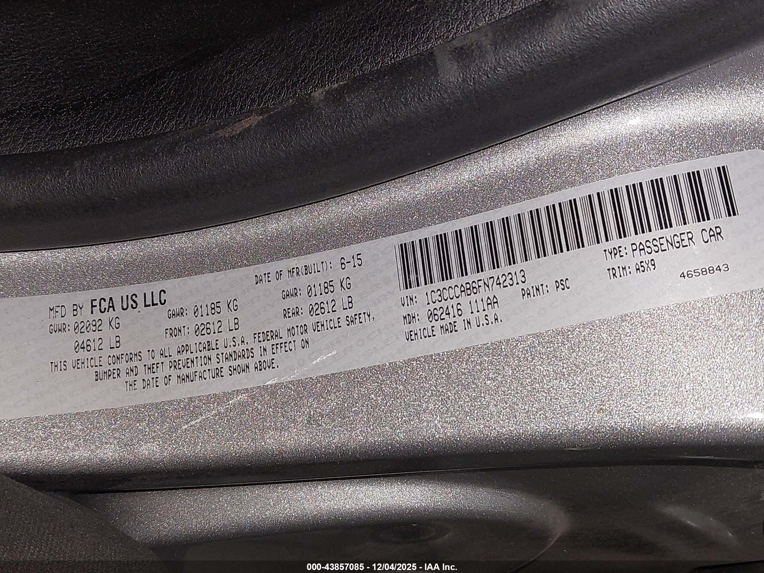 CHRYSLER 200 image 9