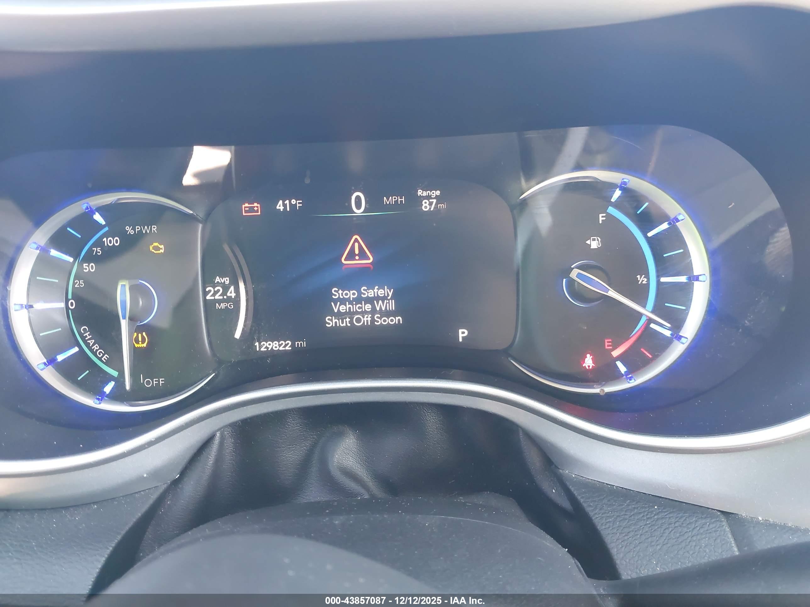 CHRYSLER PACIFICA image 7