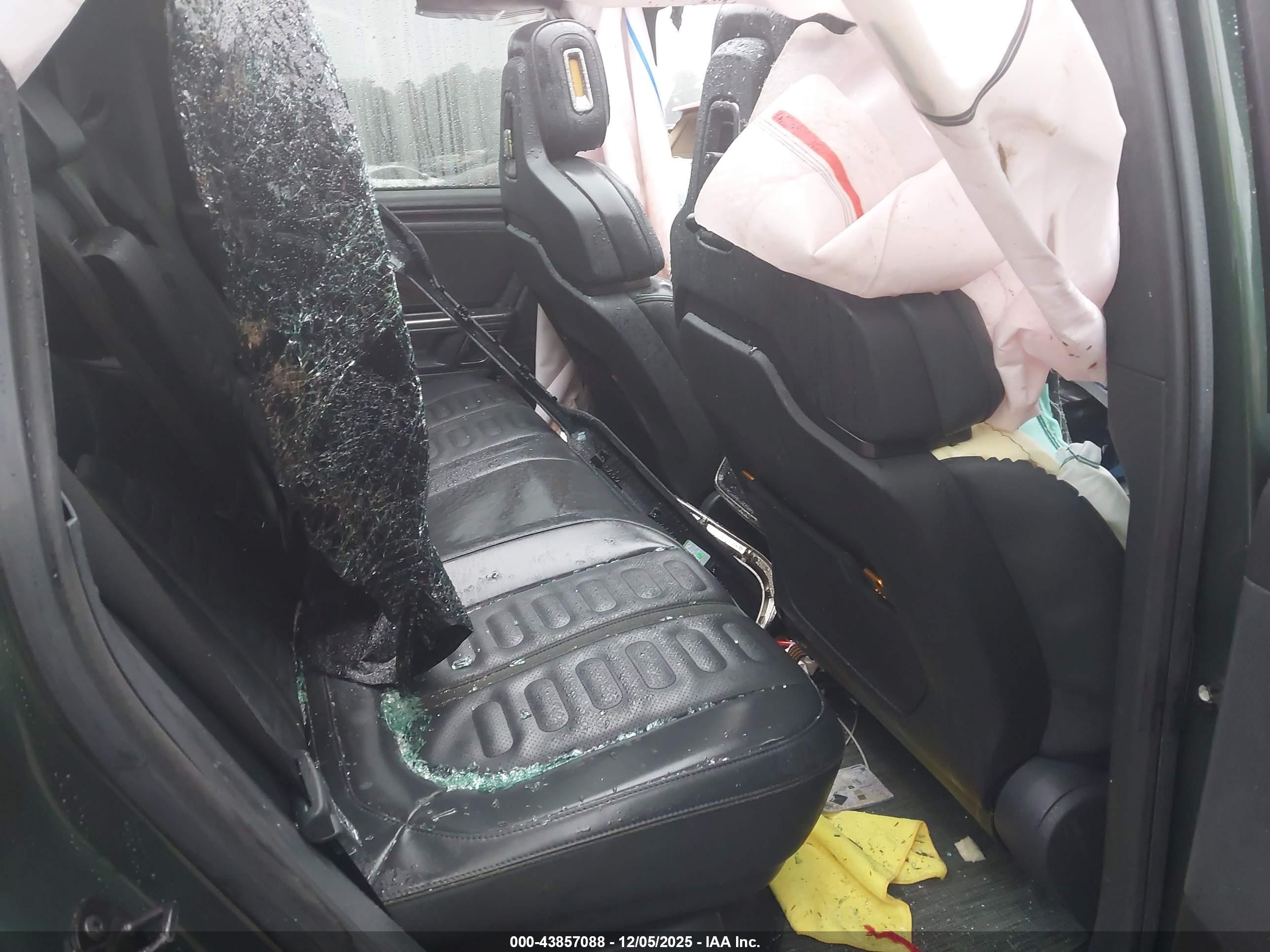 RIVIAN R1T image 8