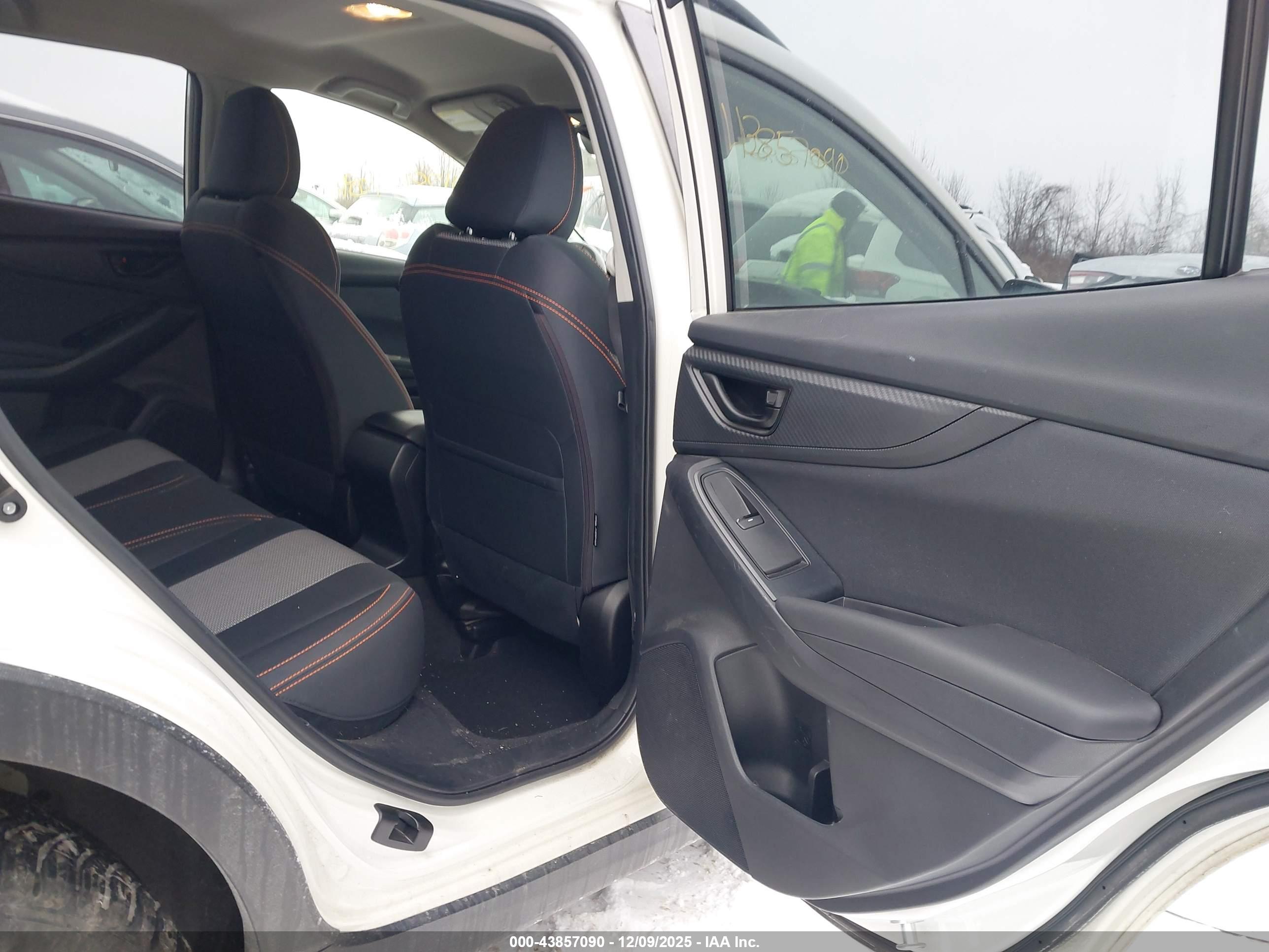 SUBARU CROSSTREK image 8