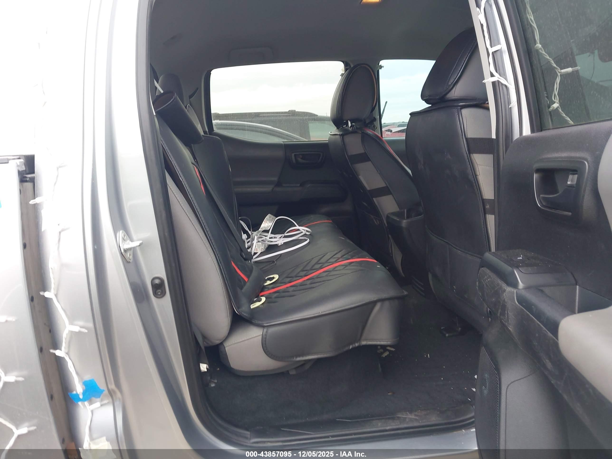 TOYOTA TACOMA image 8