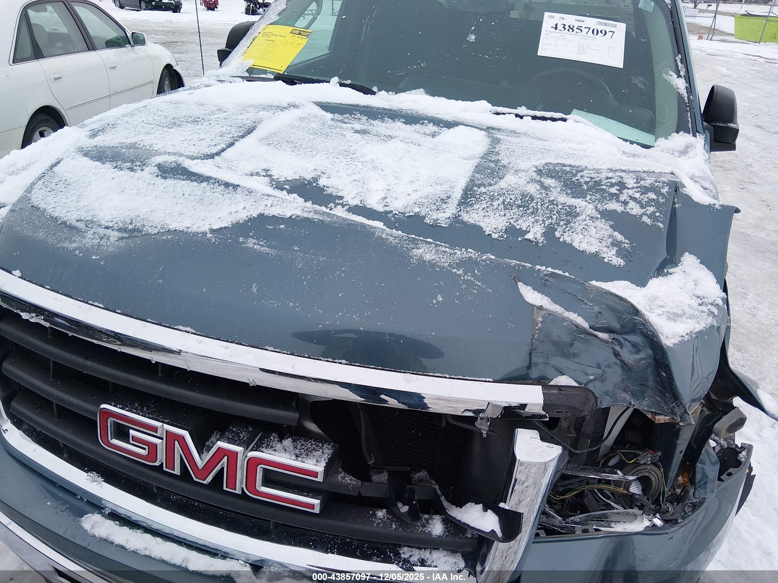 GMC SIERRA image 10