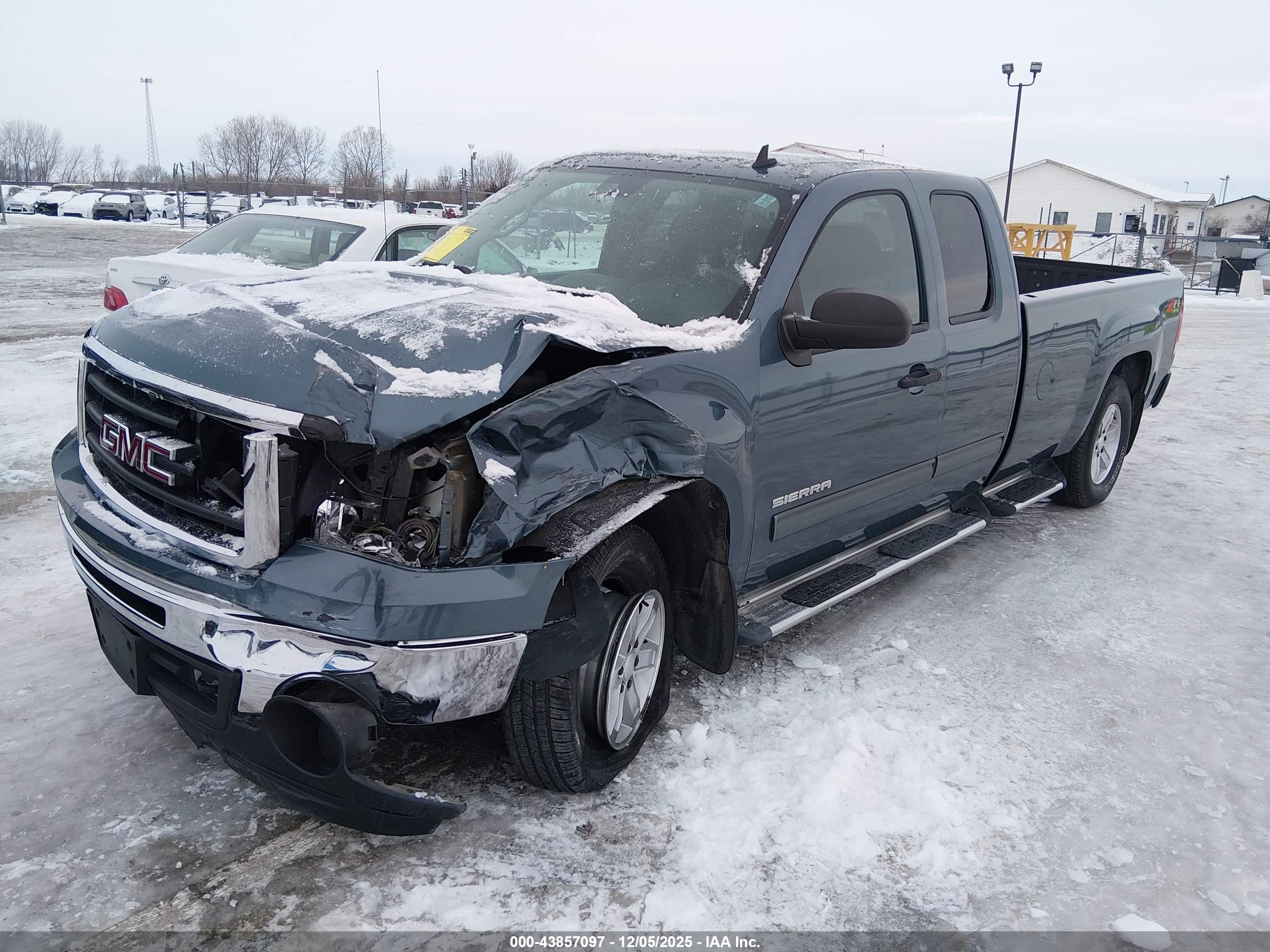 GMC SIERRA image 2