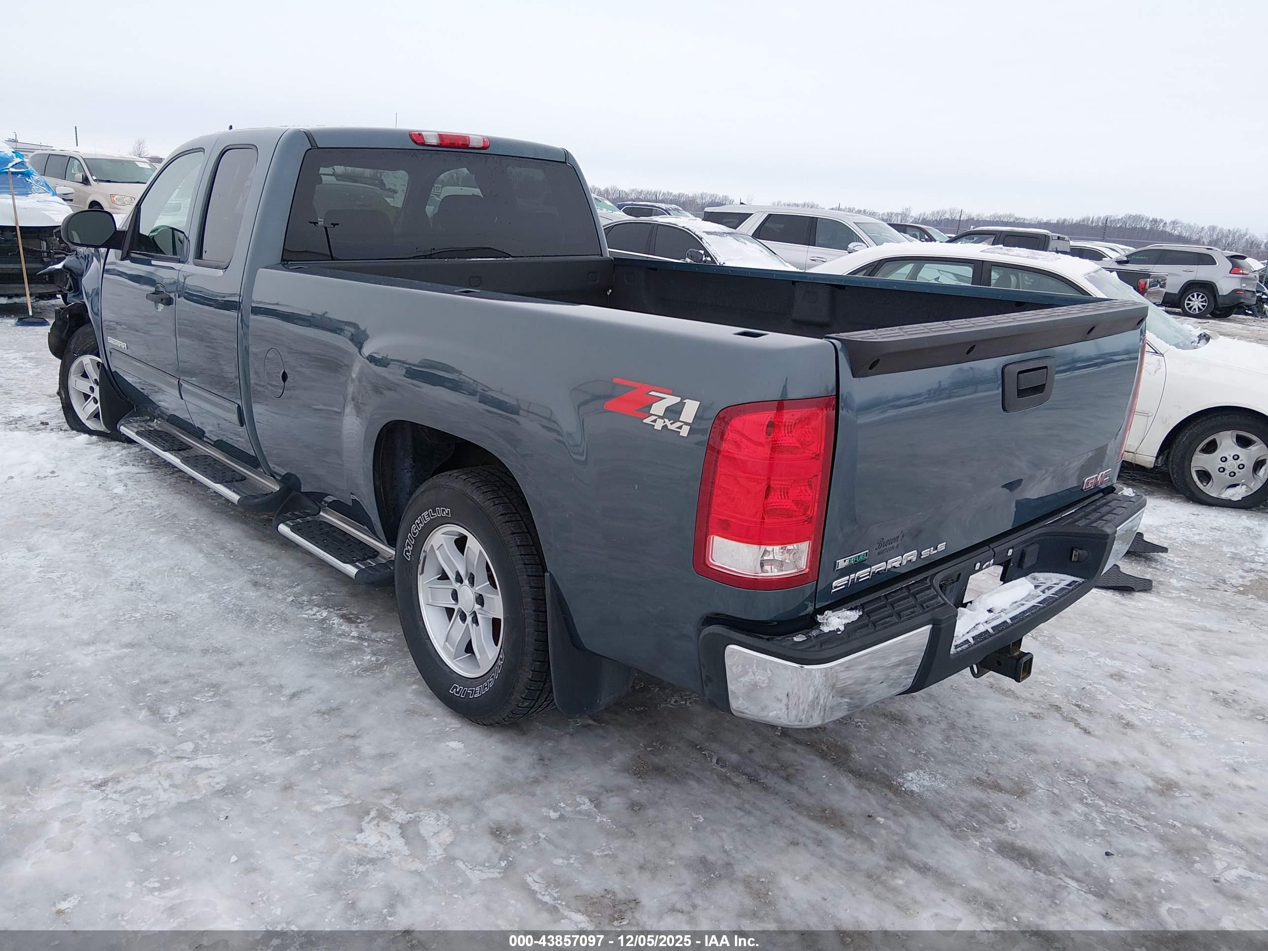 GMC SIERRA image 3